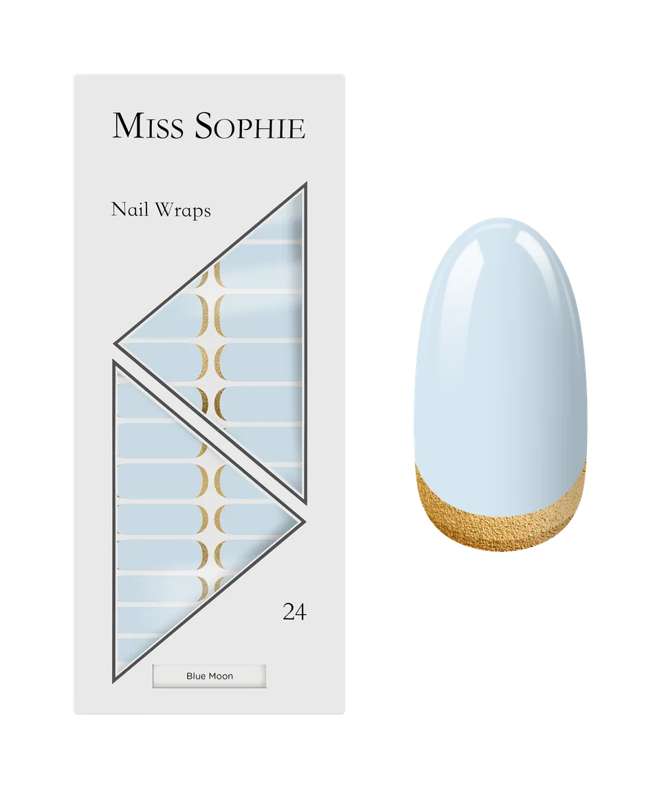 miss-sophie-s-blue-moon-nagelfolien-in-himmelblau-mit-goldenen-metallic-akzenten image 1
