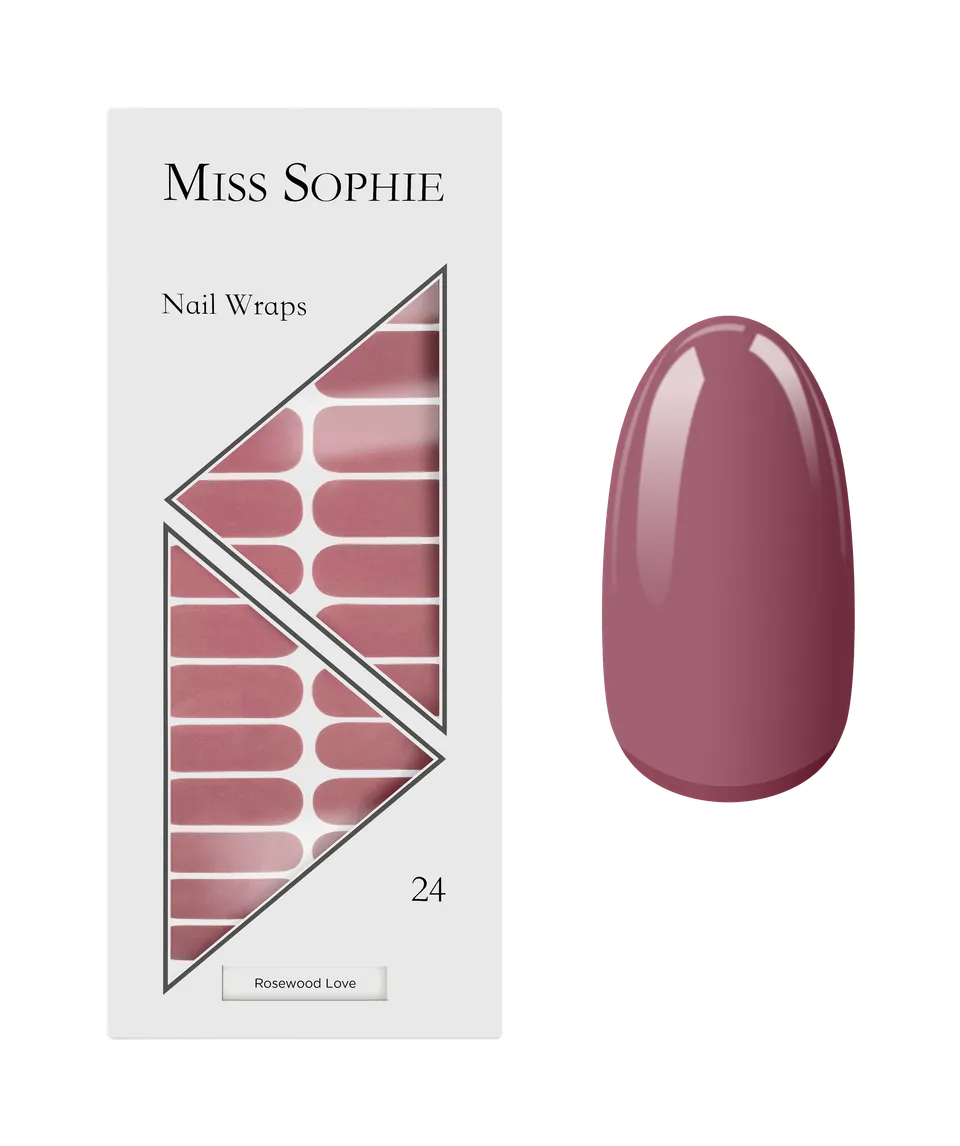 miss-sophie-s-rosewood-love-nail-wraps-zeitloses-rotes-ros-nageldesign-in-unifar image 1