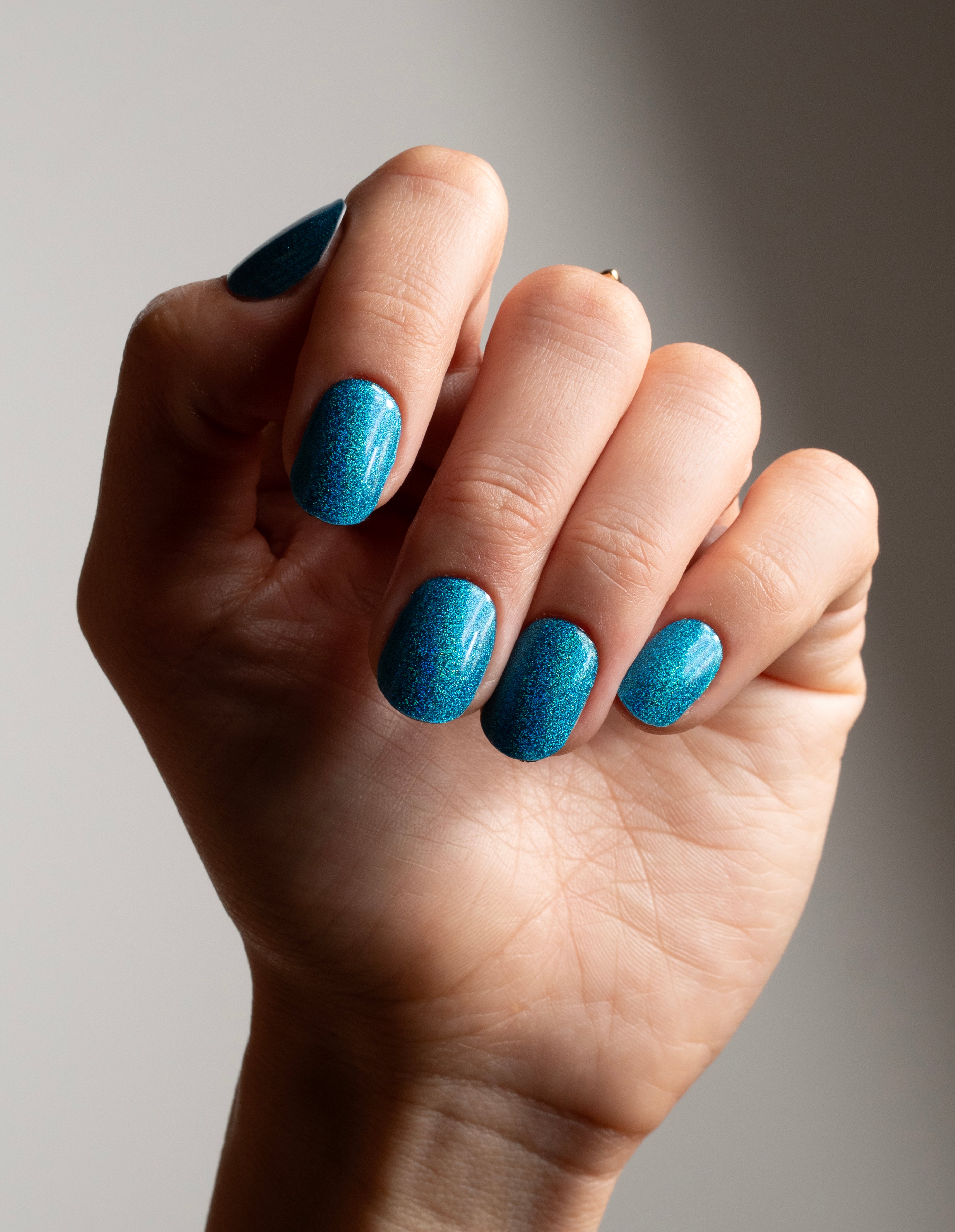 miss-sophie-s-emerald-glow-uv-uv-gel-nagelfolien-in-blau-gr-n-verlauf-limited-ed image 2