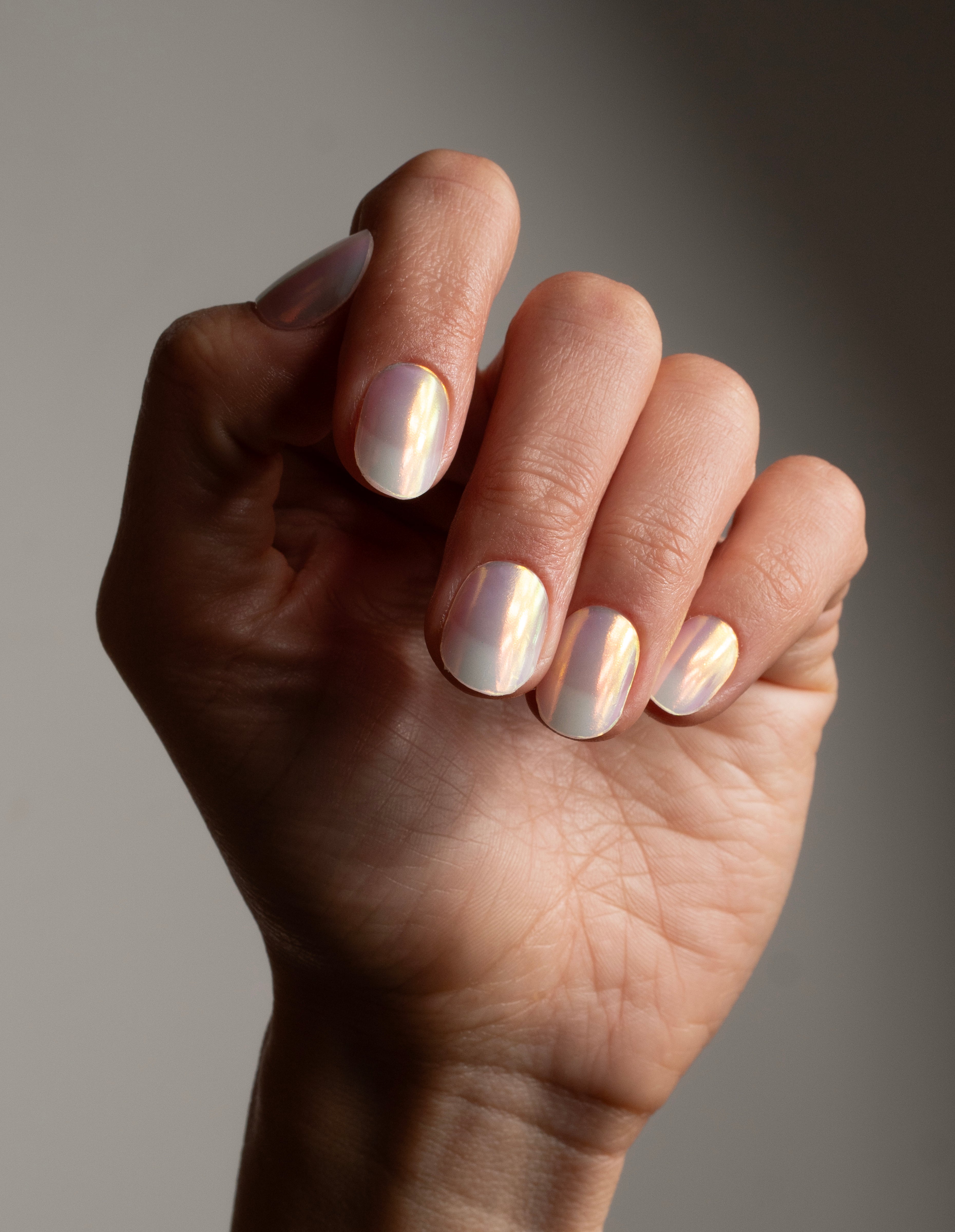 miss-sophie-s-soft-gloss-uv-nagelfolien-nude-mit-perlmutt-schimmer-halbtranspare image 2