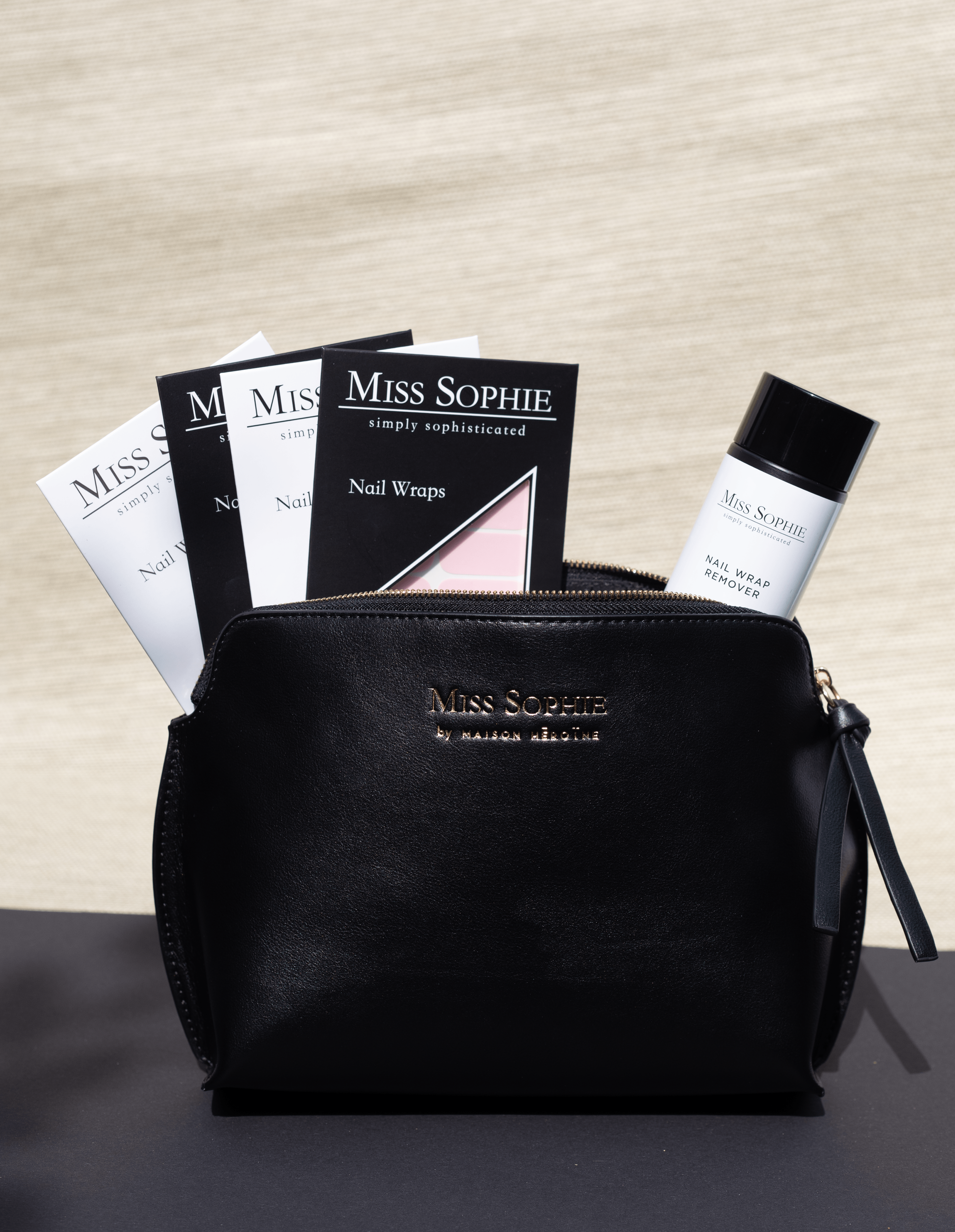 miss-sophie-x-maison-h-ro-ne-beauty-bag-vegane-kulturtasche-aus-recyceltem-kunst image 4