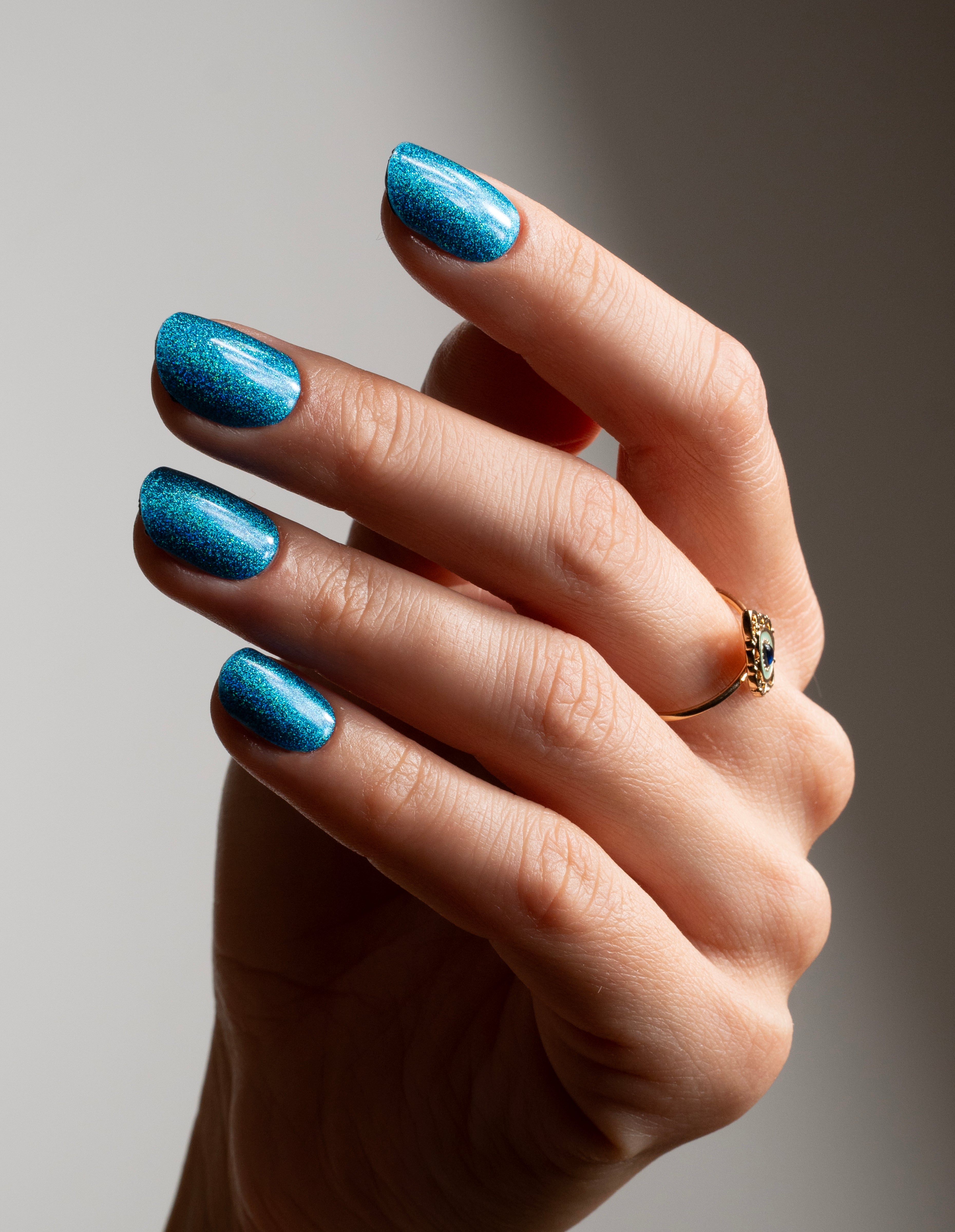 miss-sophie-s-emerald-glow-uv-uv-gel-nagelfolien-in-blau-gr-n-verlauf-limited-ed image 3
