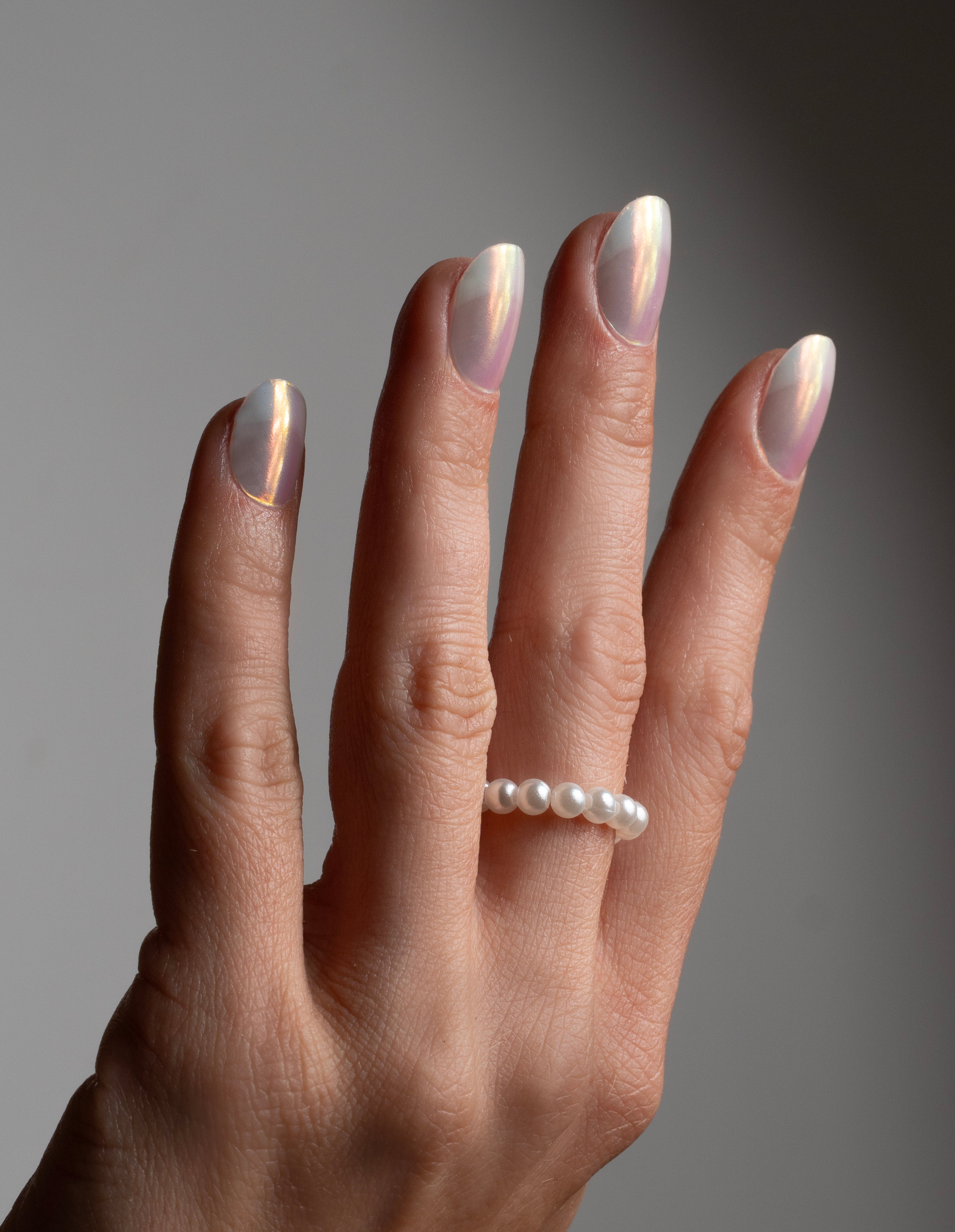miss-sophie-s-soft-gloss-uv-nagelfolien-nude-mit-perlmutt-schimmer-halbtranspare image 3