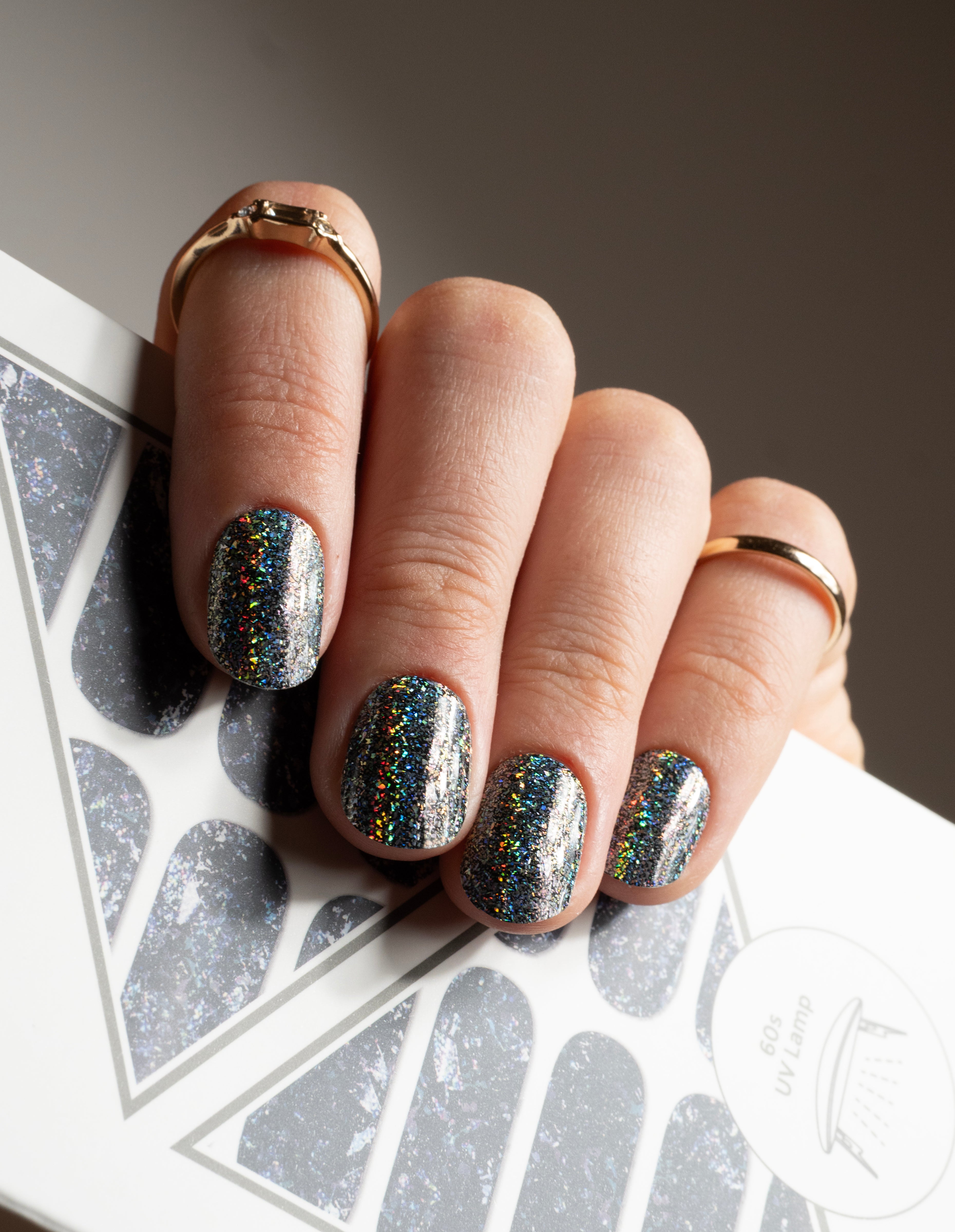 miss-sophie-s-cosmic-black-uv-limitierte-uv-gel-nagelfolien-mit-schimmerndem-reg image 4