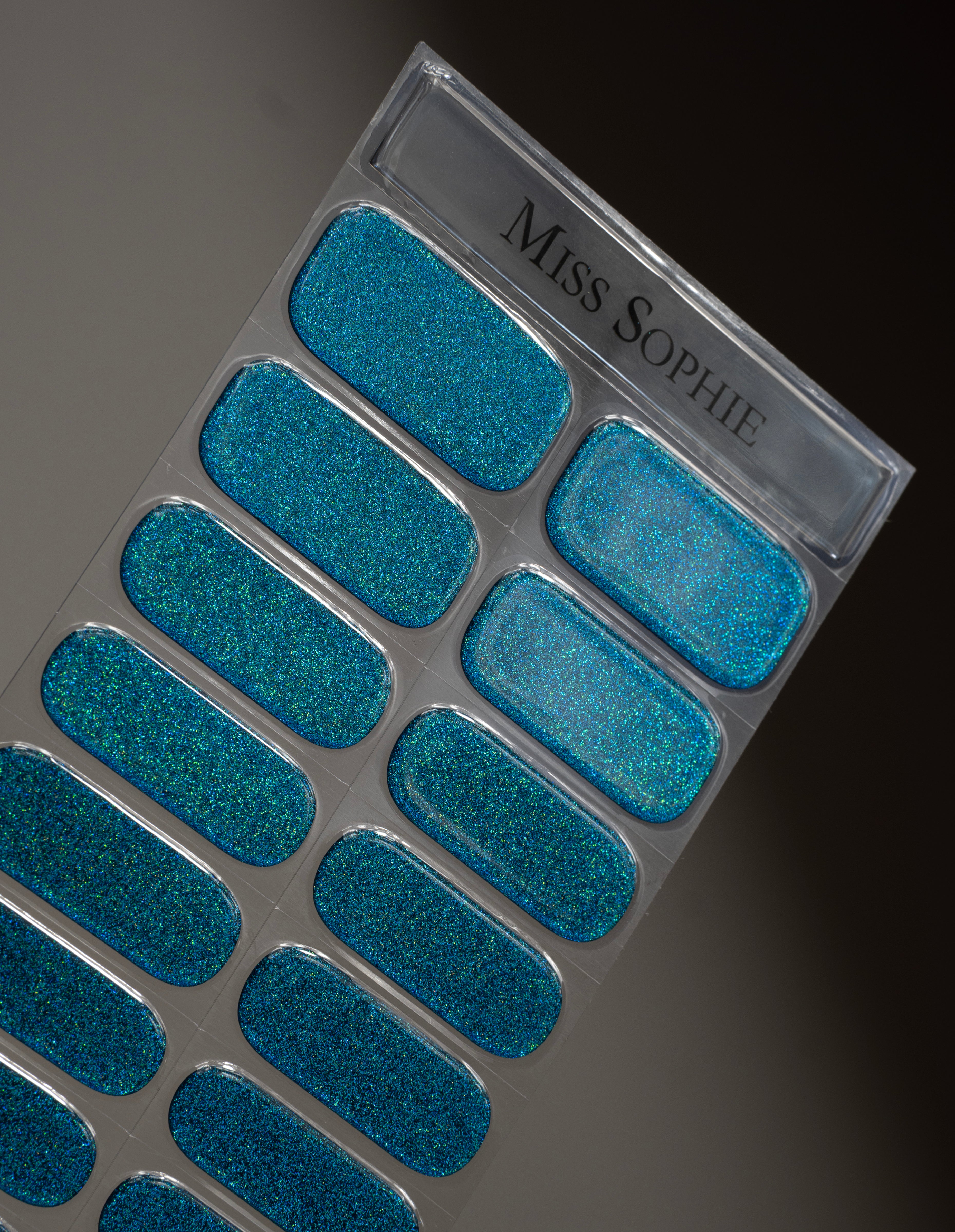 miss-sophie-s-emerald-glow-uv-uv-gel-nagelfolien-in-blau-gr-n-verlauf-limited-ed image 4