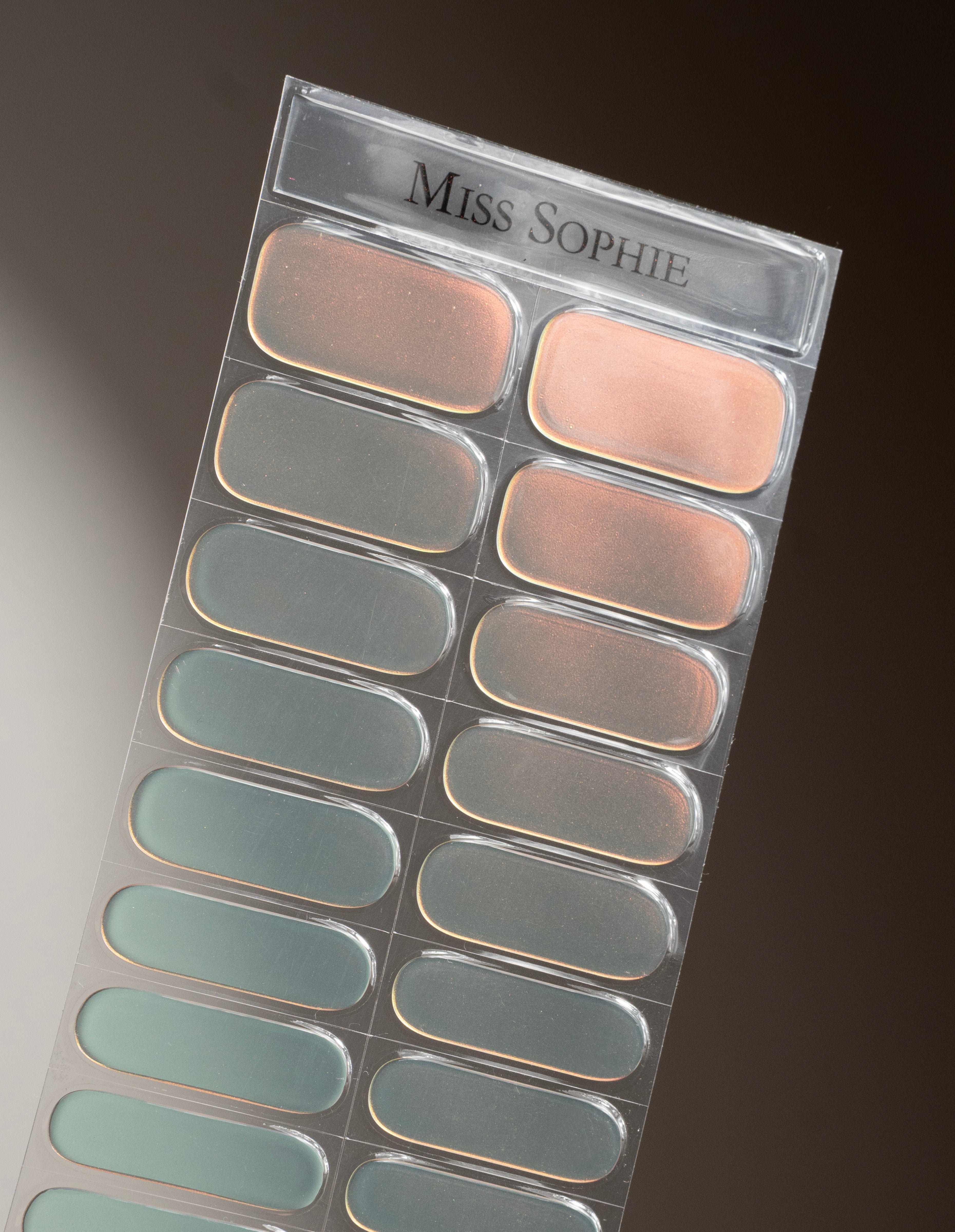miss-sophie-s-soft-gloss-uv-nagelfolien-nude-mit-perlmutt-schimmer-halbtranspare image 4