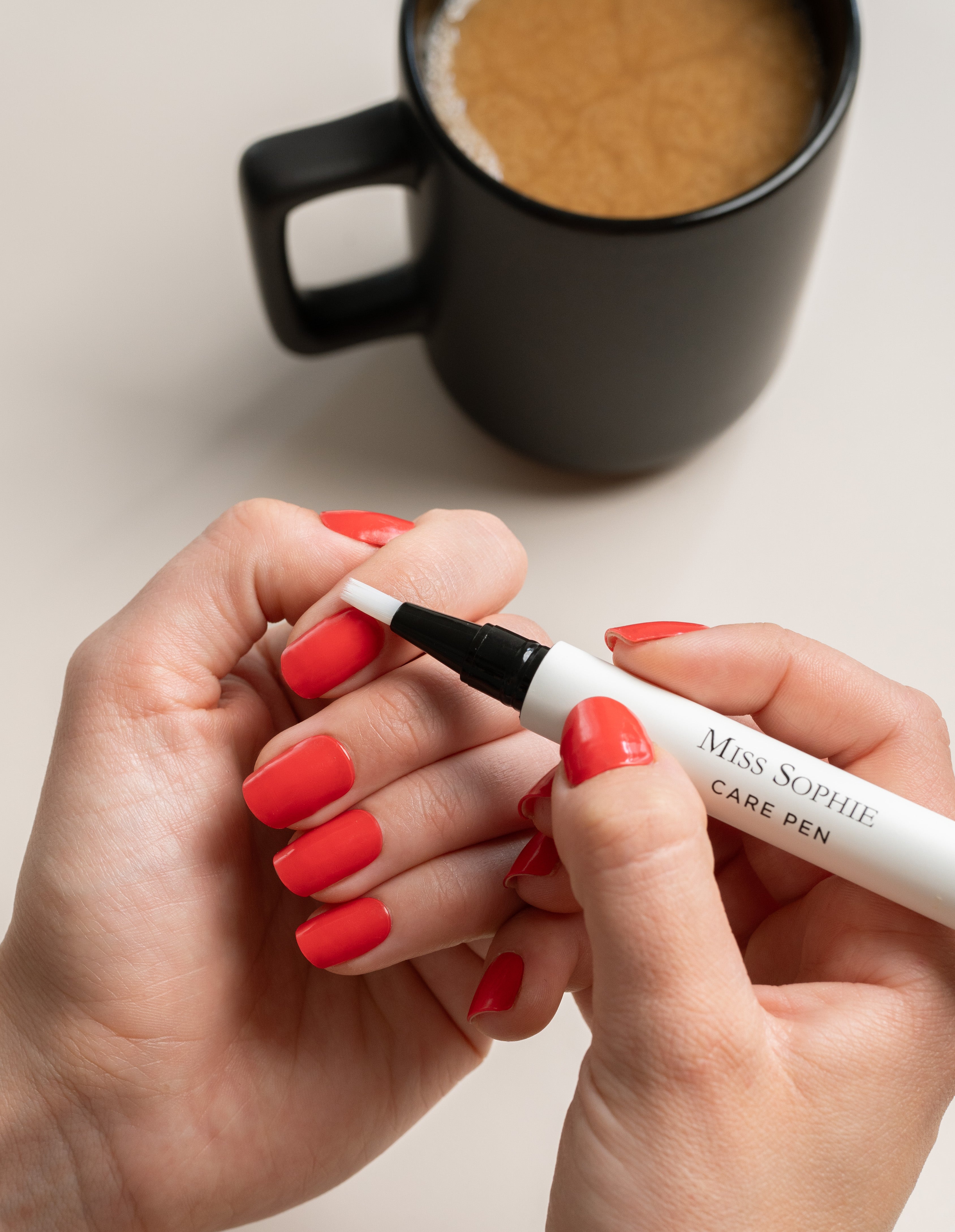 miss-sophie-s-care-pen-nagelpflege-stift-mit-pflanzen-len-und-vitaminen-mango-ko image 3