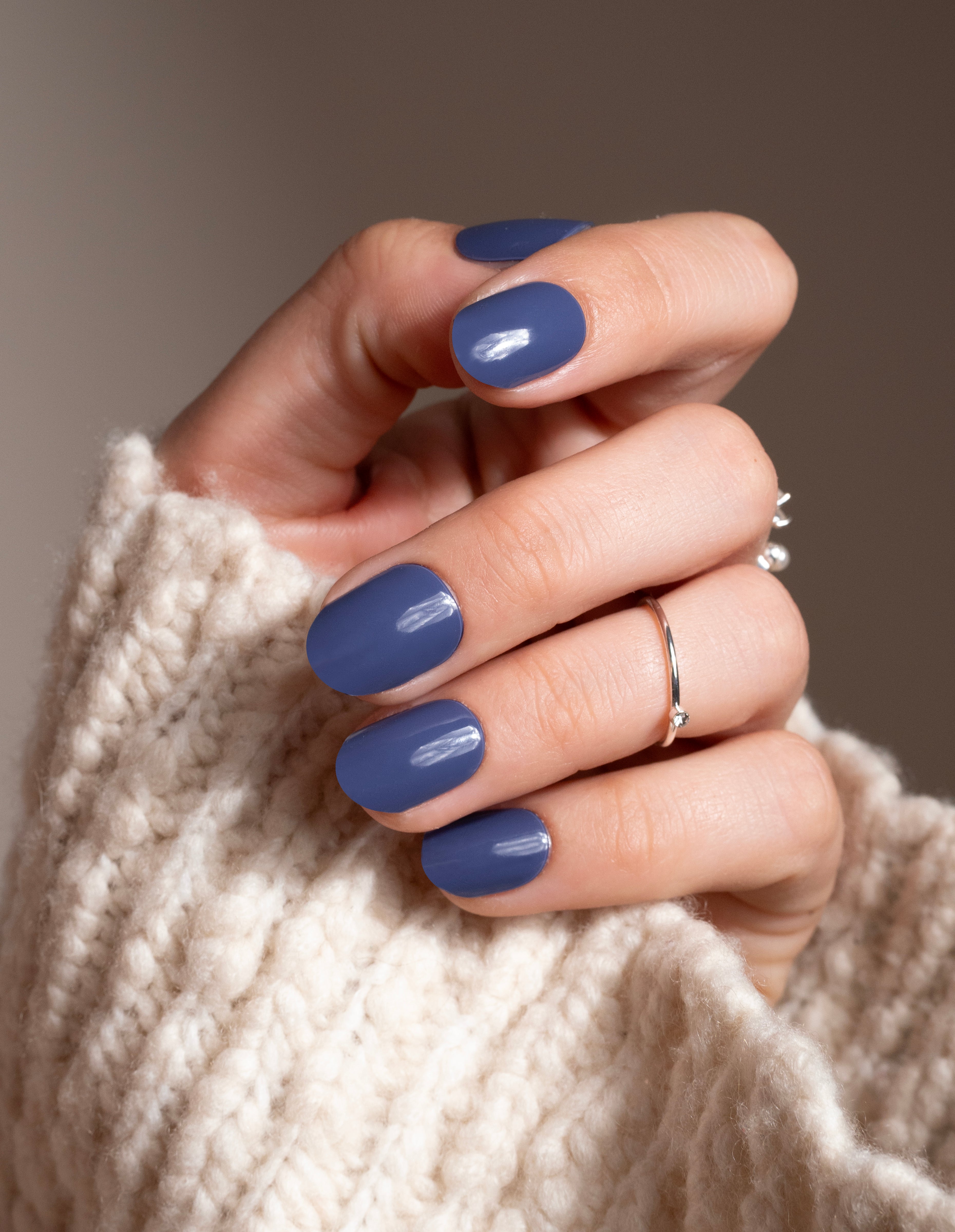miss-sophie-s-atlantis-nagelfolien-in-tiefem-dunkelblau-autumn-eclipse-kollektio image 3