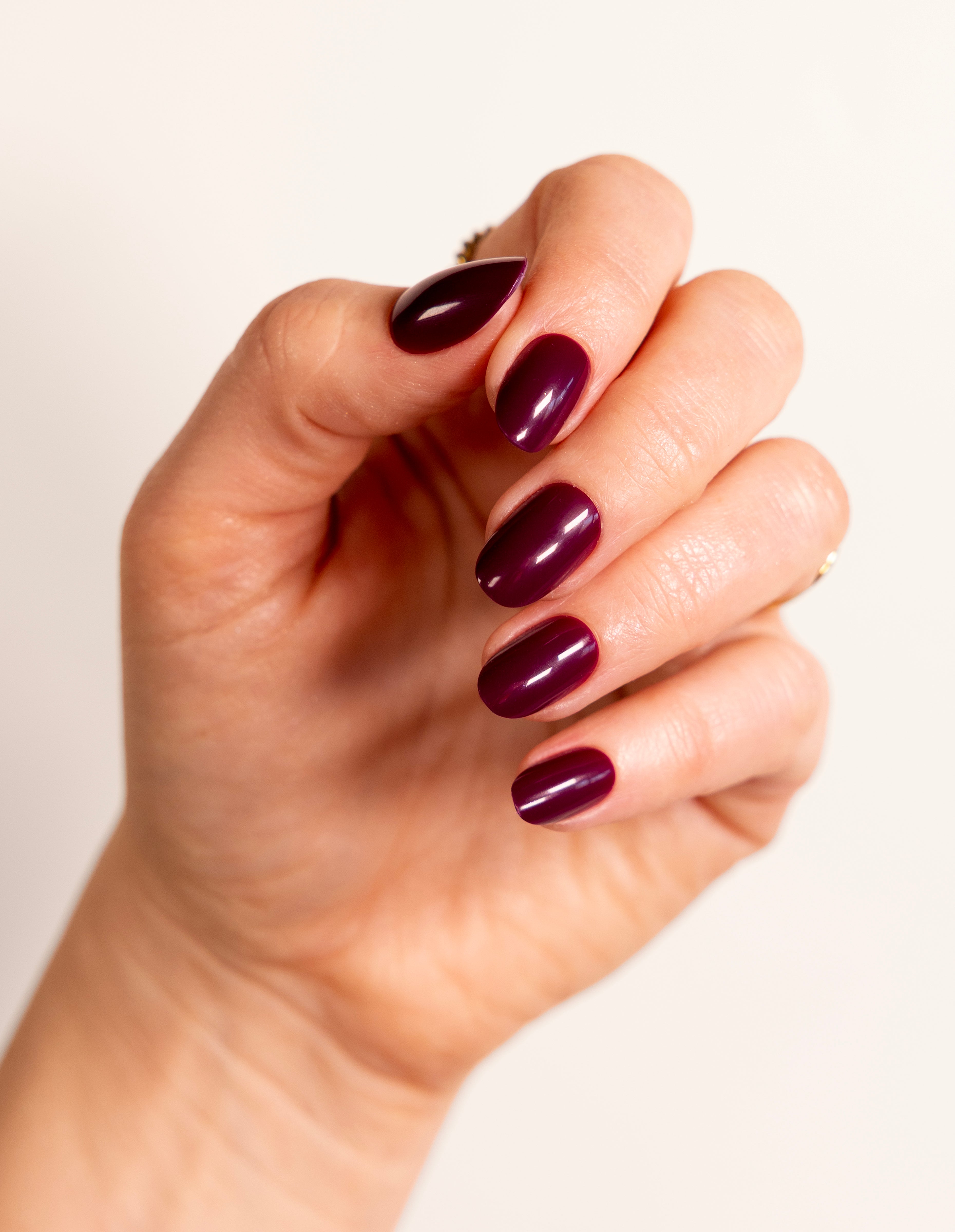 miss-sophie-s-berry-press-on-nails-short-round-falsche-n-gel-in-beerenrot image 3