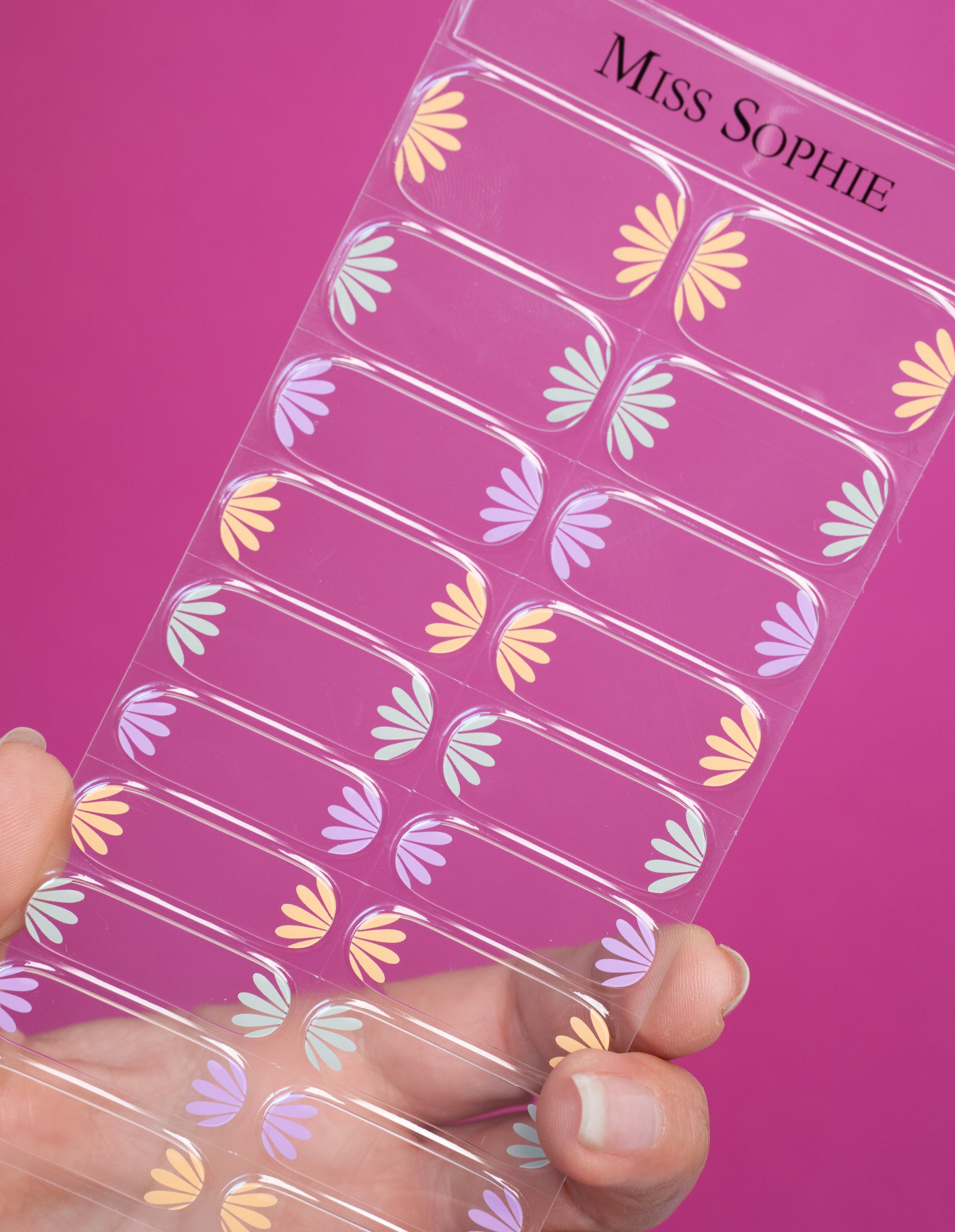miss-sophie-s-blooming-uv-nagelfolien-uv-gel-folien-mit-blumenmuster-und-transpa image 4