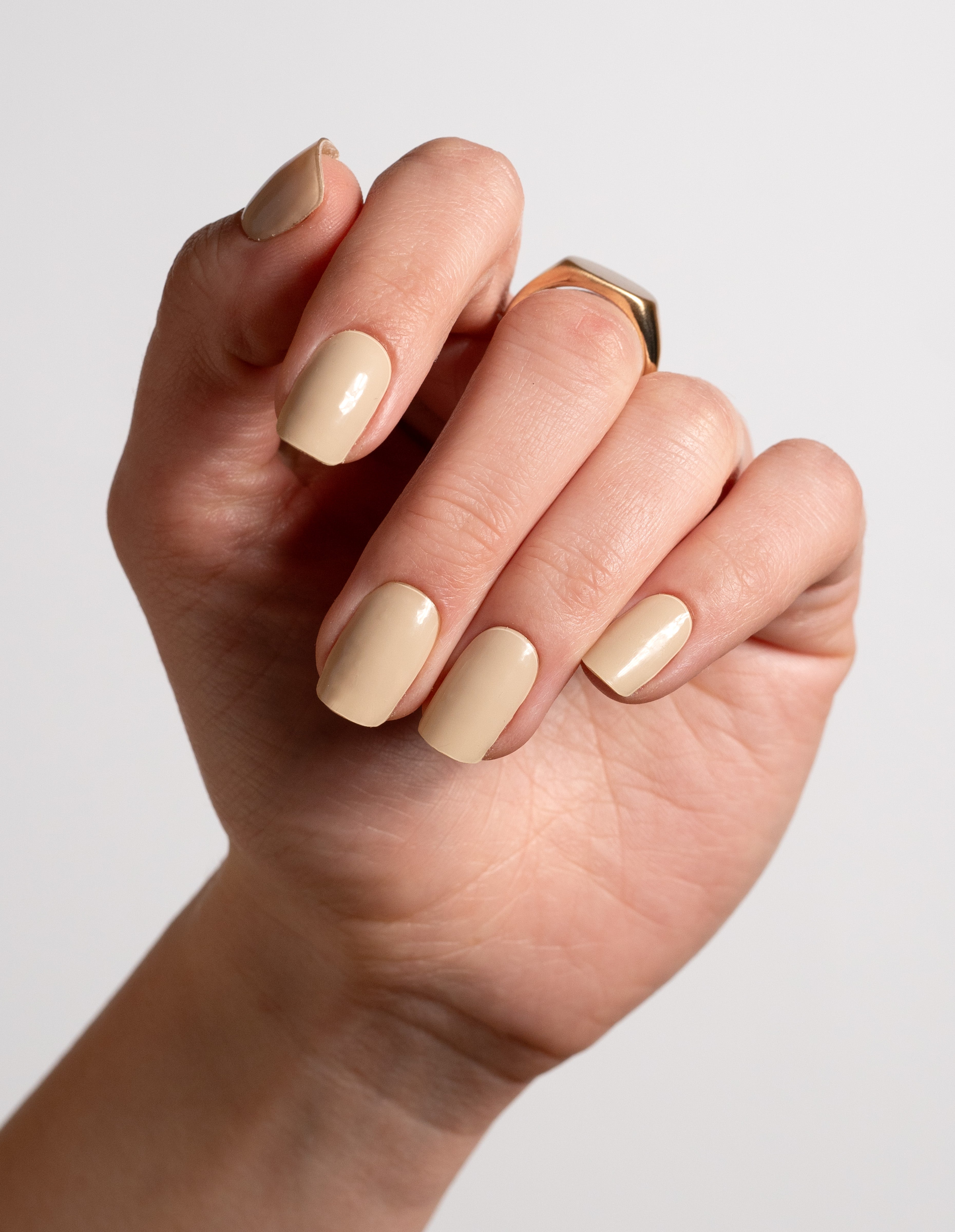 miss-sophie-s-caf-au-lait-nagelfolien-in-warmem-nude-beige-aus-der-soft-touch-ko image 4