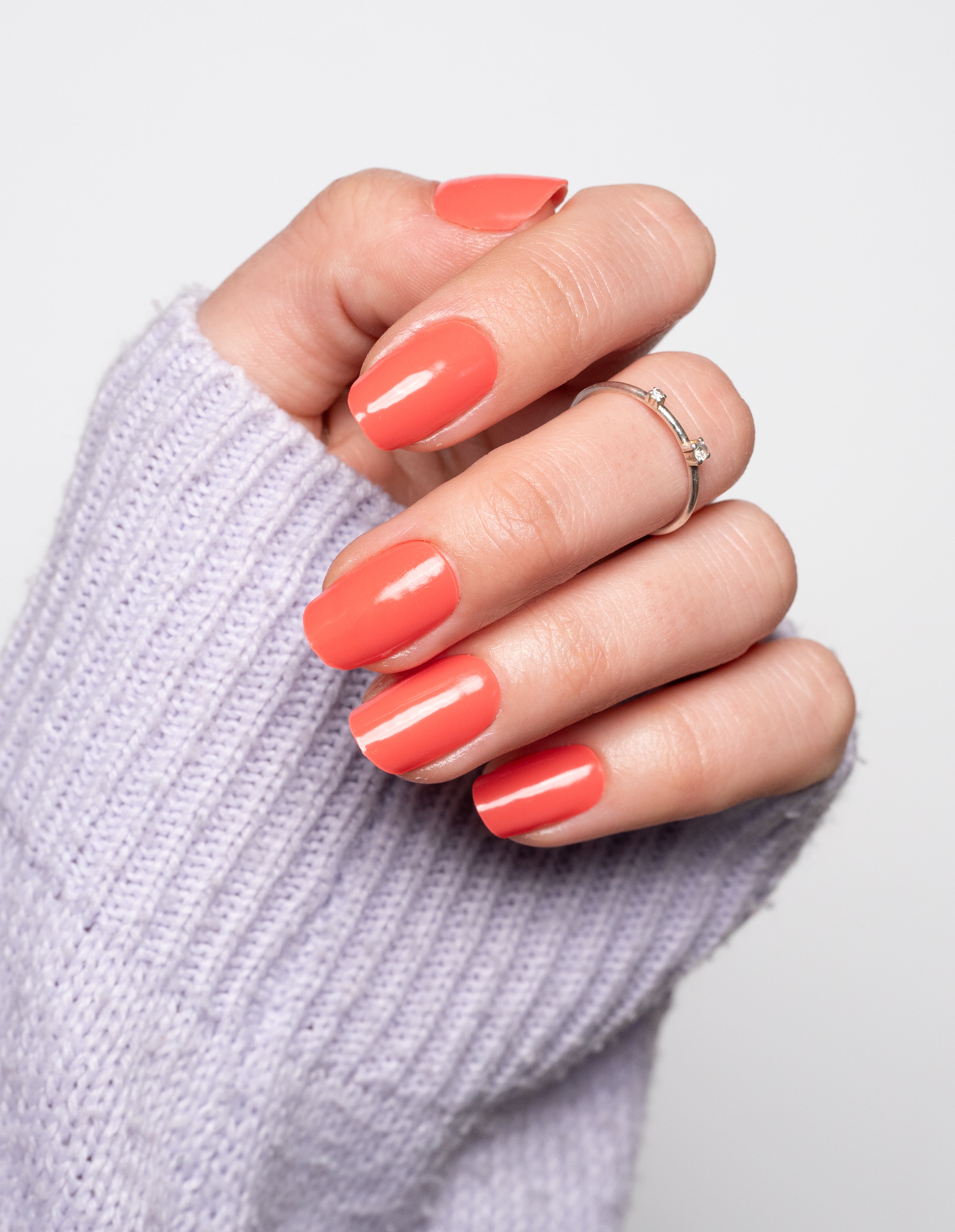 miss-sophie-s-coral-crush-uv-gel-nagelfolien-korallen-rosa-deckender-solid-look image 2