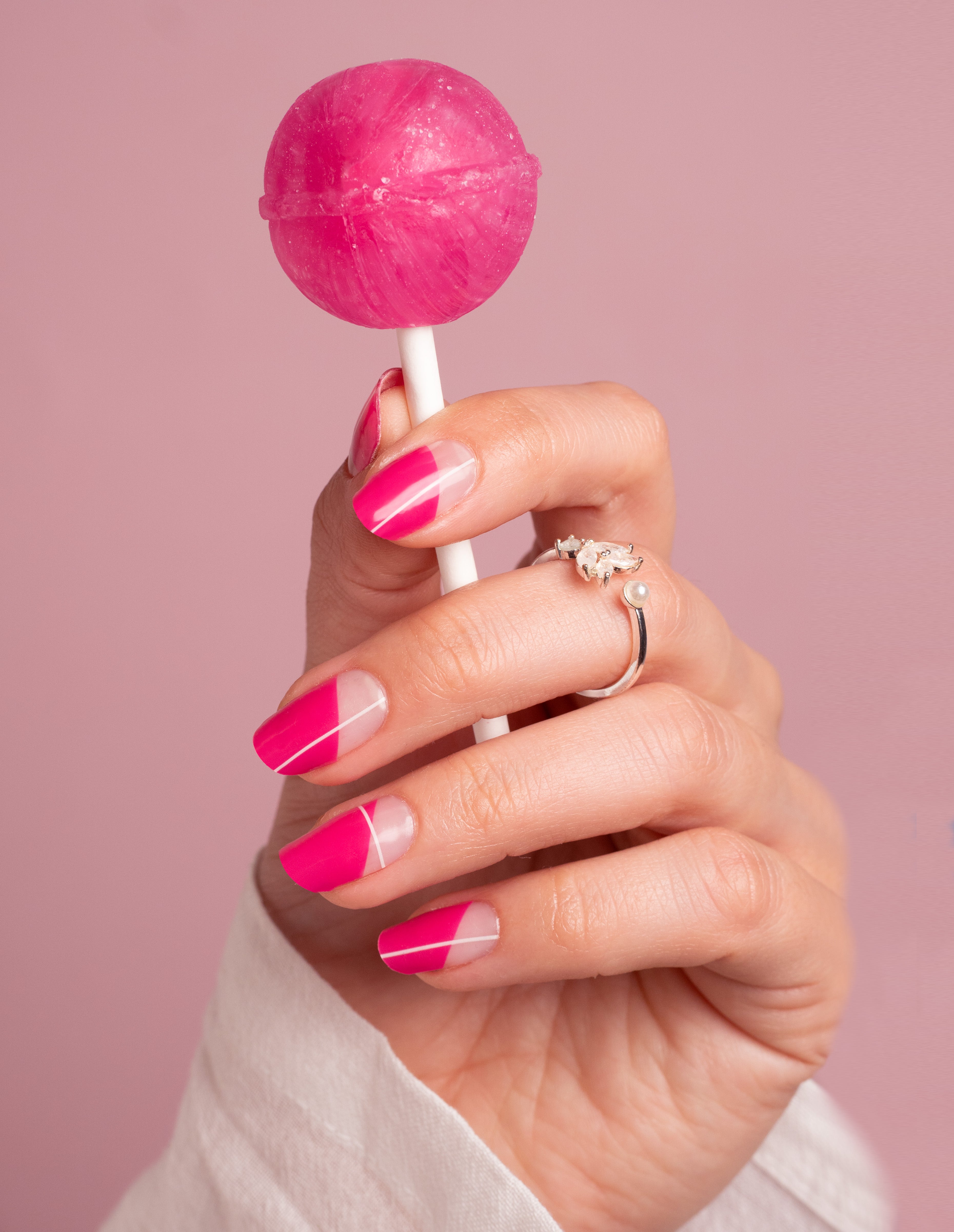 miss-sophie-s-date-night-nail-wraps-transparente-eleganz-mit-intensivem-pink image 3