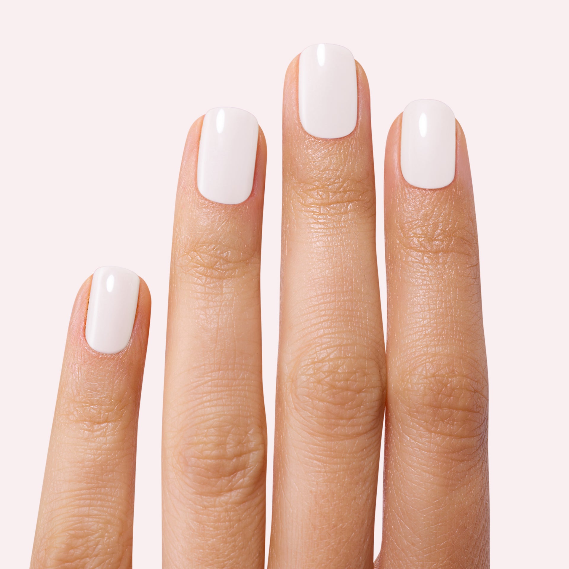 dashing-diva-gloss-daikon-ges-ttigtes-wei-gel-nagelstreifen-mit-hochglanz-finish image 1