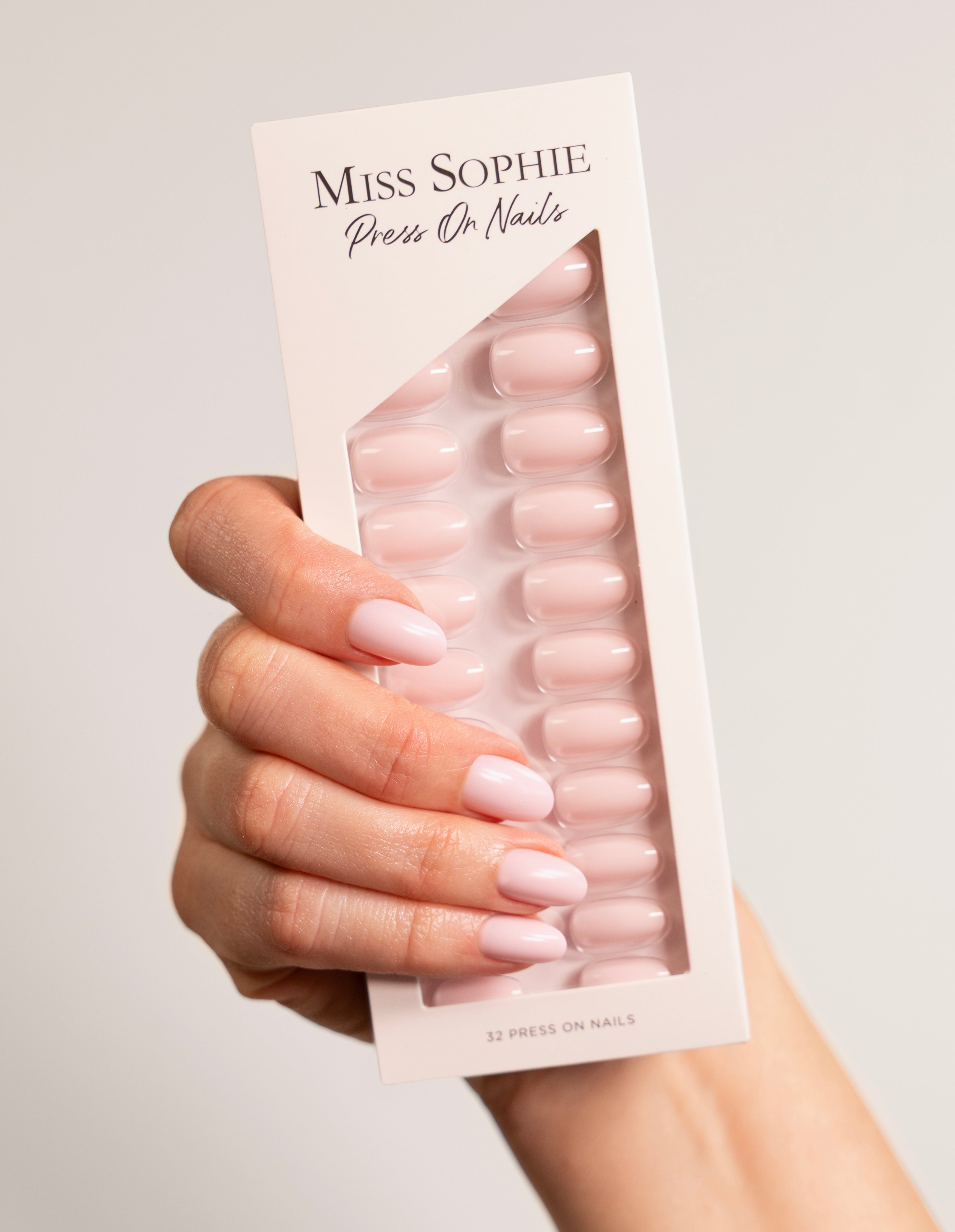 miss-sophie-s-ever-nude-press-on-nails-kurze-runde-fertign-gel-im-klassischen-nu image 3