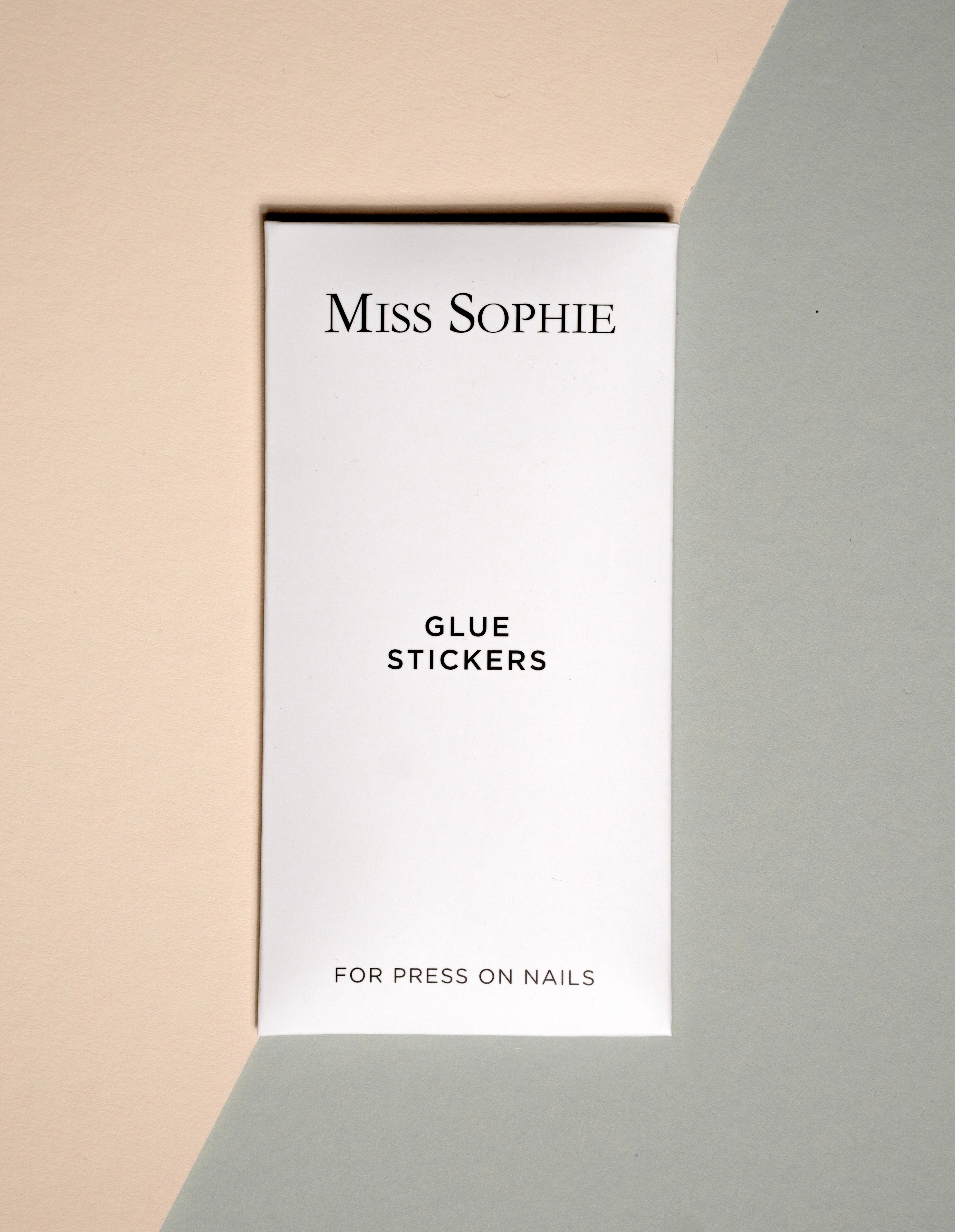 miss-sophie-s-glue-stickers-192-nagelklebesticker-in-16-gr-en-wiederverwendbare- image 2