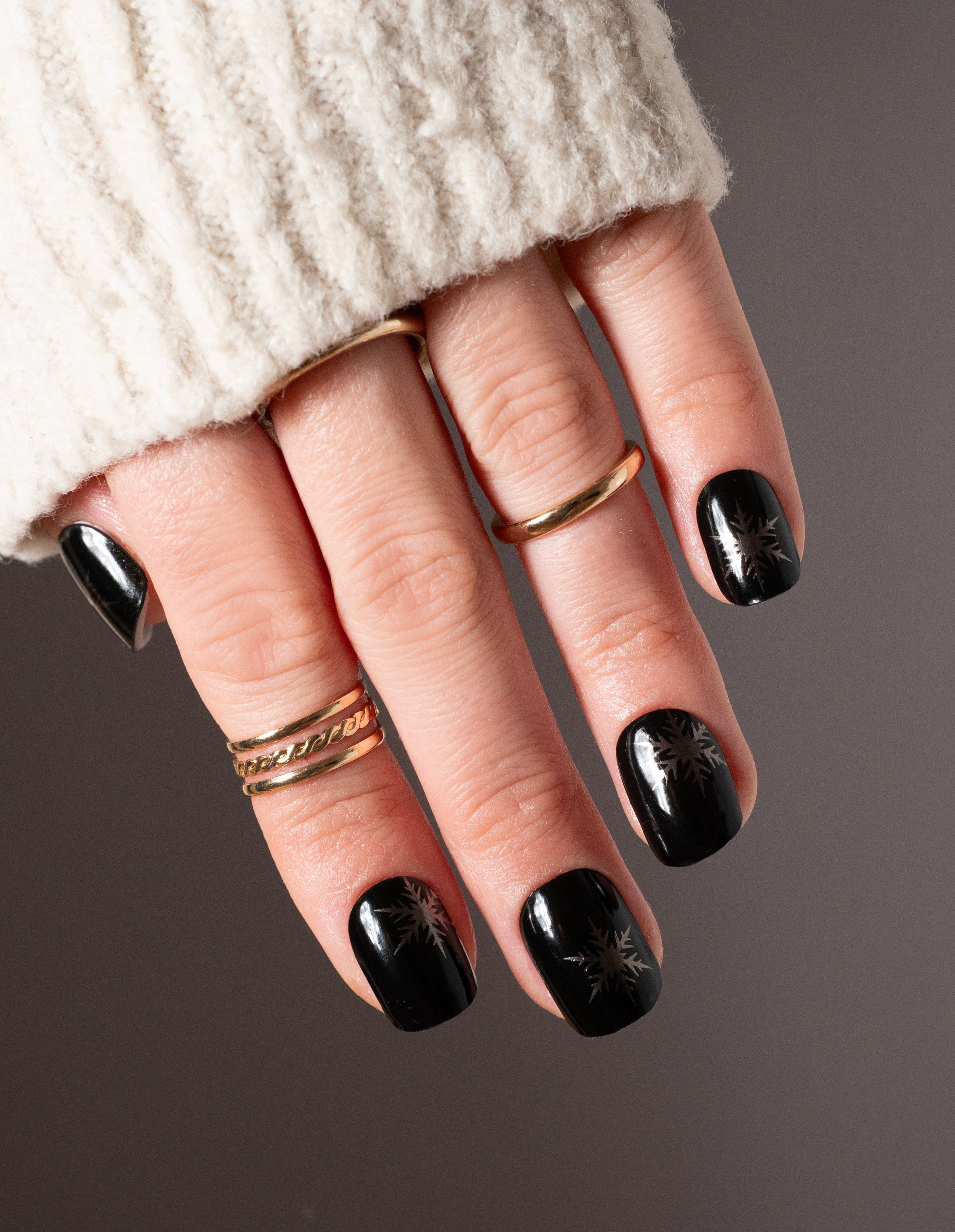 miss-sophie-s-ice-to-meet-you-uv-uv-gel-nagelfolien-in-schwarz-mit-silbernen-sch image 3