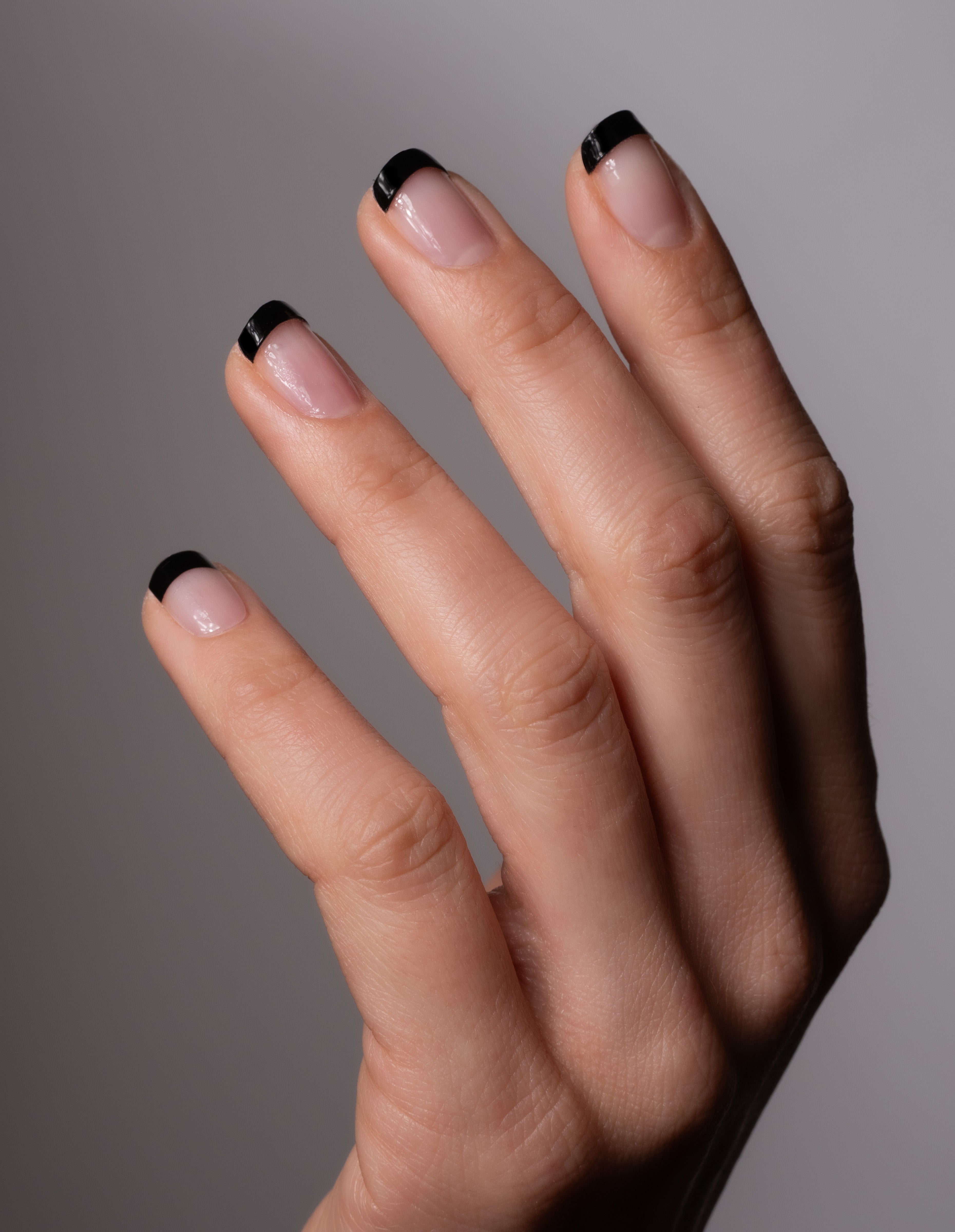miss-sophie-s-black-tips-nagelfolien-french-look-mit-tiefschwarzen-spitzen image 2