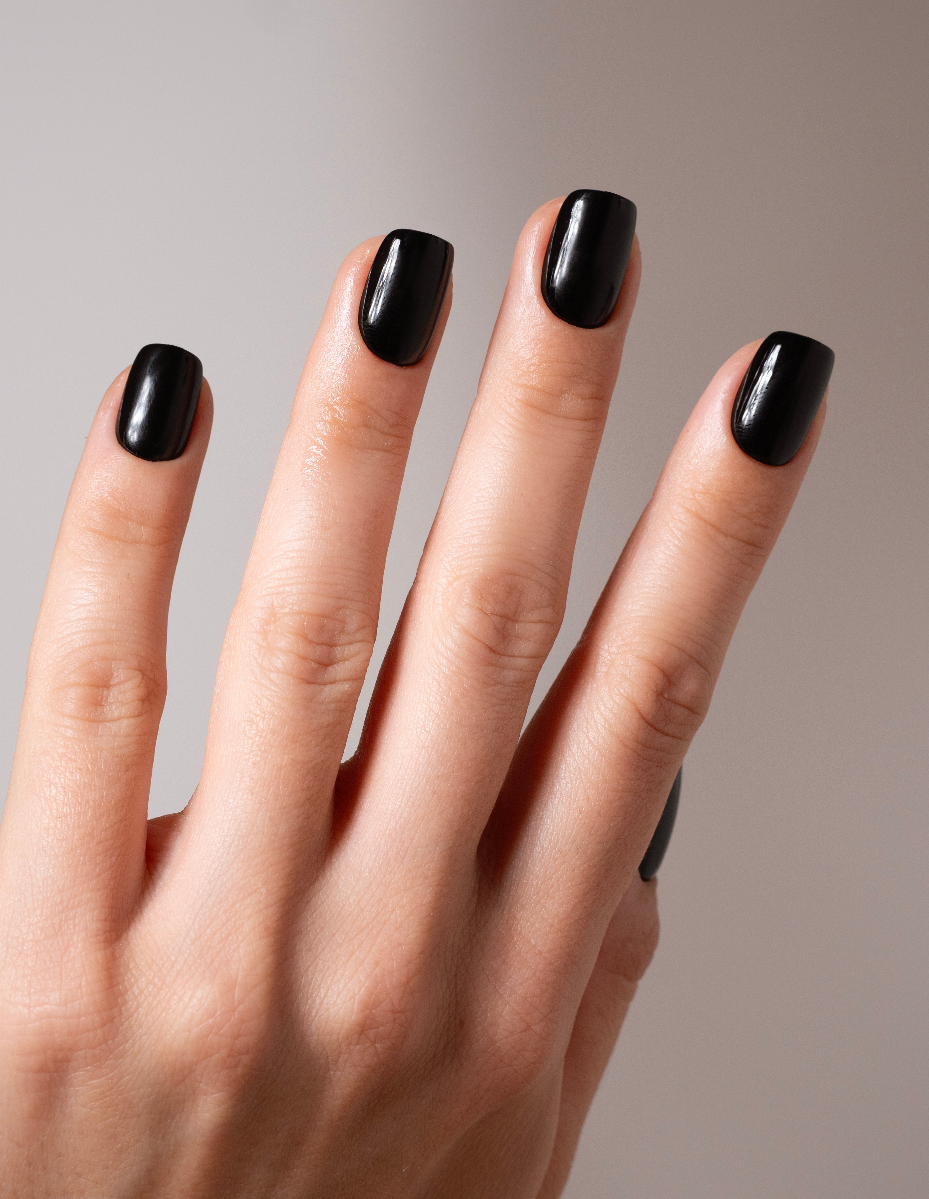miss-sophie-s-black-velvet-press-on-nails-short-square-kurze-eckige-press-on-n-g image 3