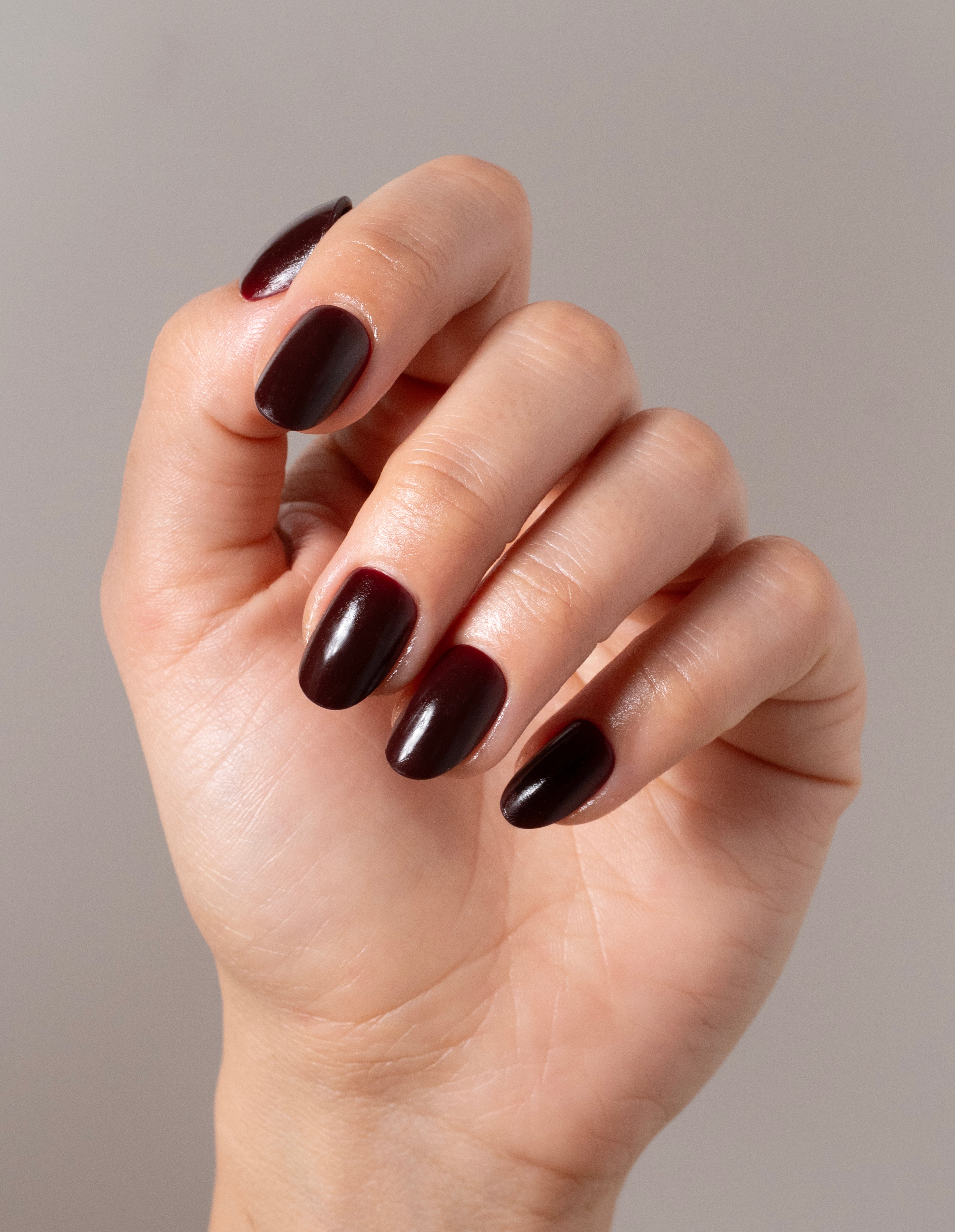 miss-sophie-s-burgundy-press-on-nails-kurz-rund-wiederverwendbar-in-tiefem-burgu image 2