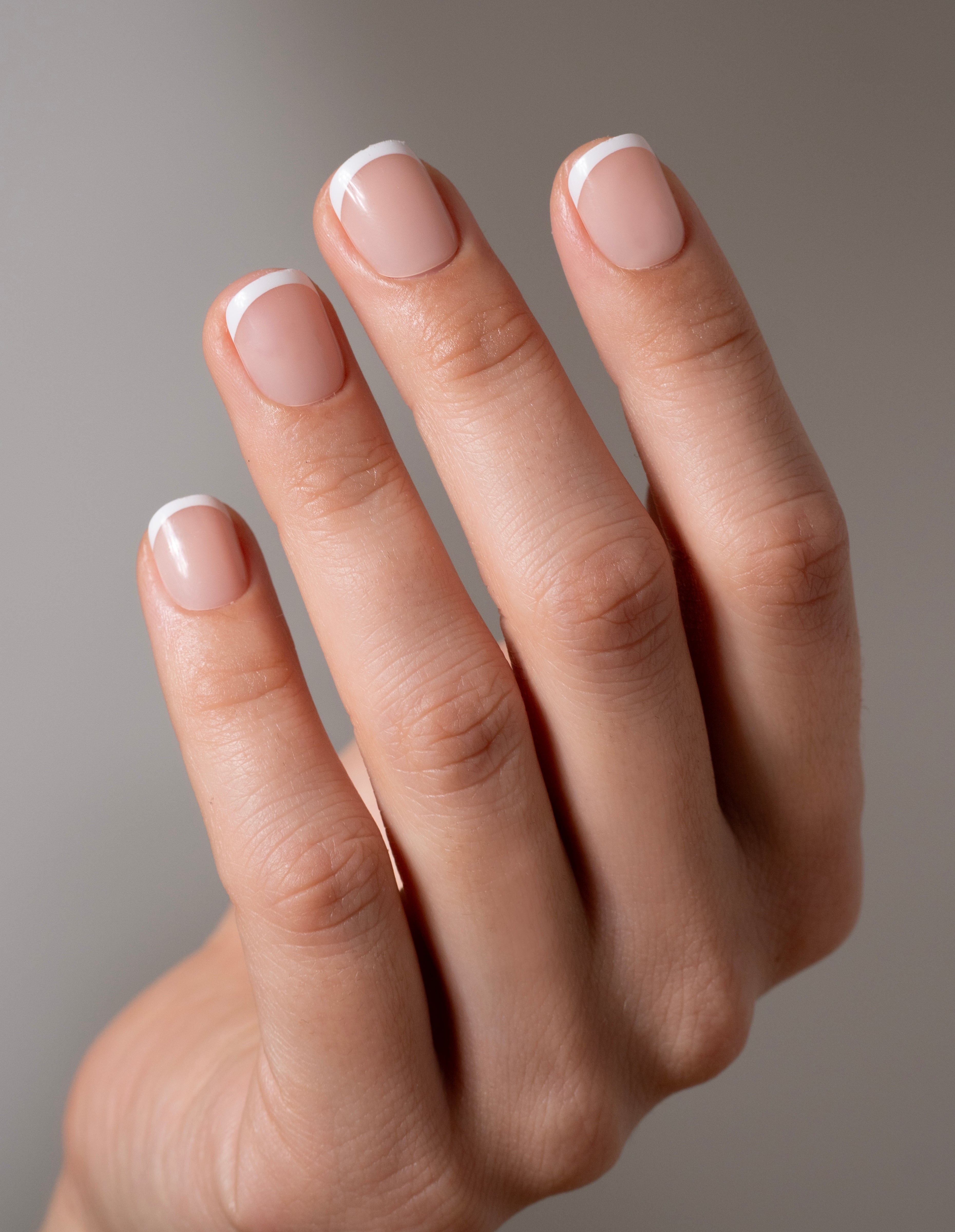 miss-sophie-s-french-tips-press-on-nails-extra-short-square-franz-sisches-design image 3