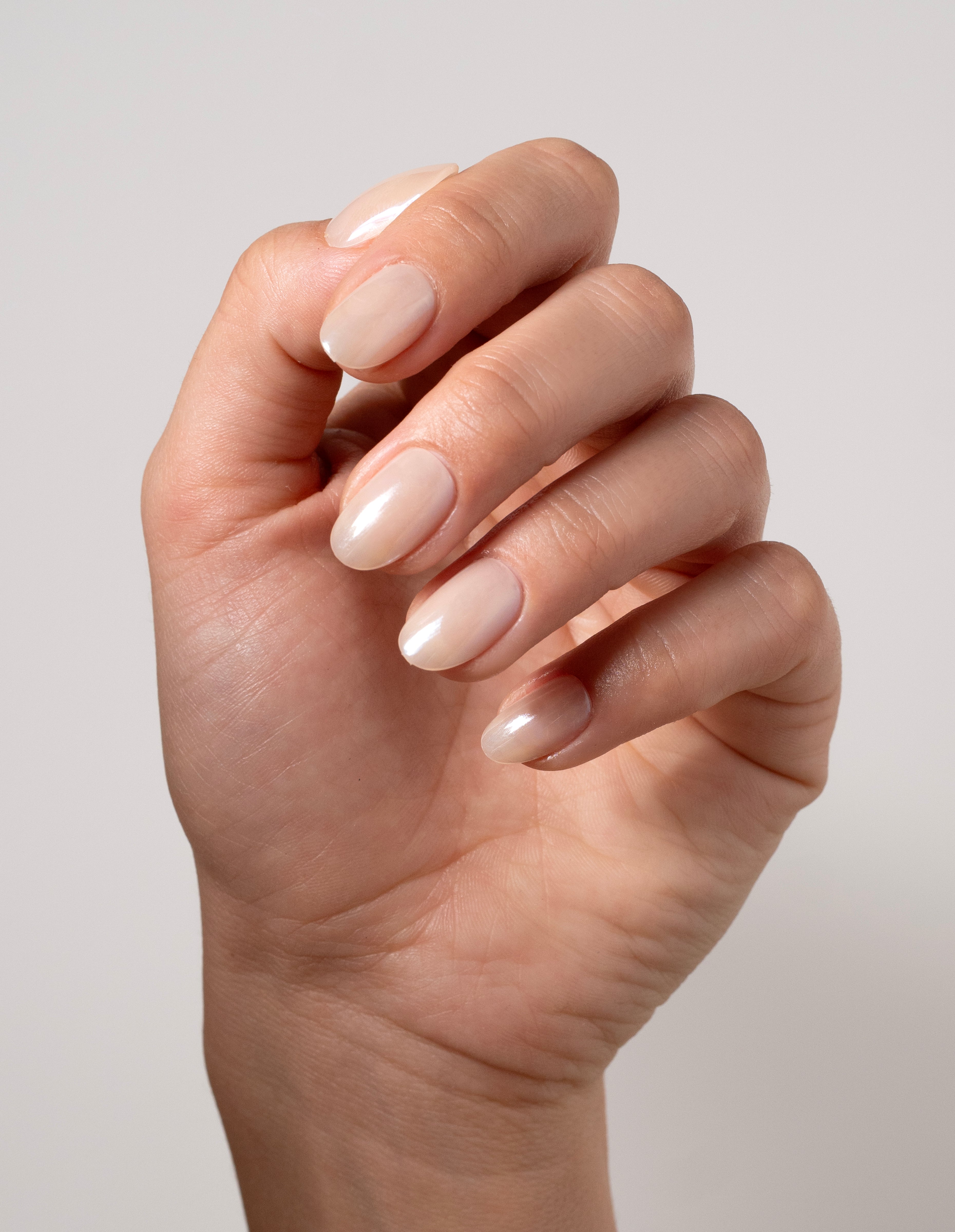 miss-sophie-s-glazed-donut-press-on-nails-short-round-milchig-perlmuttfarbene-pr image 2