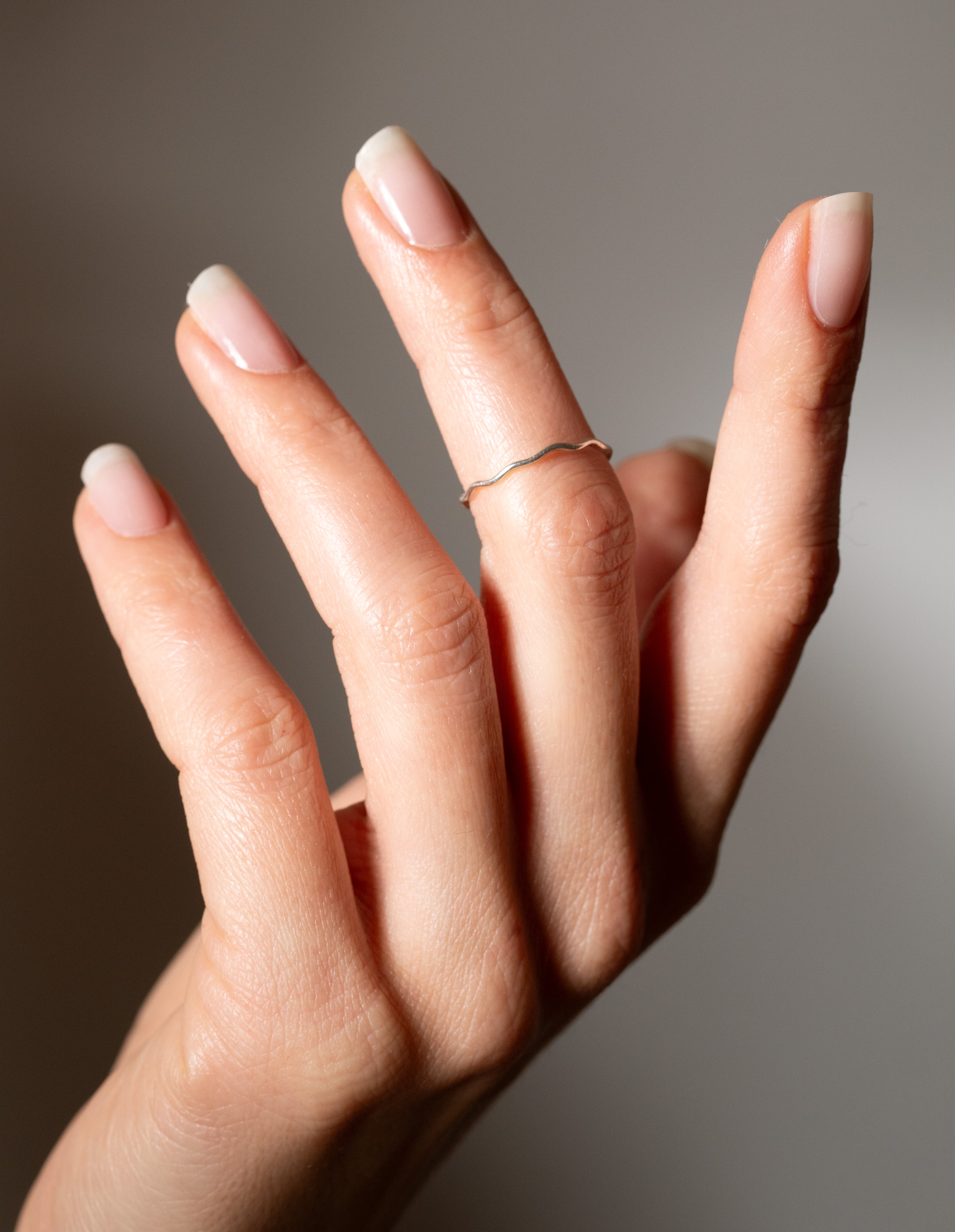miss-sophie-s-natural-babyboomer-uv-nagelfolien-halbtransparentes-nude-french-om image 3