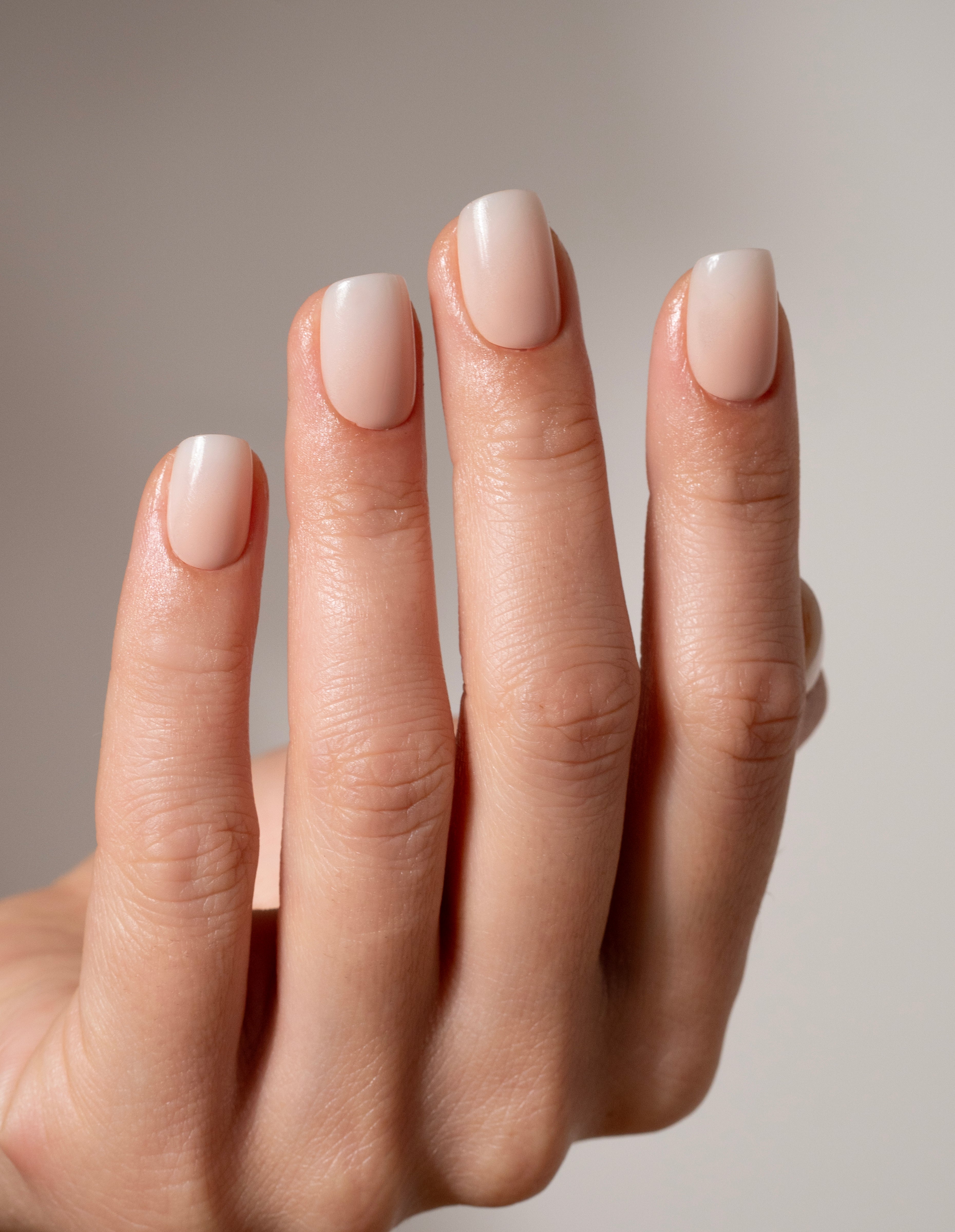 miss-sophie-s-nude-babyboomer-press-on-nails-short-square-nude-wei-farbverlauf-k image 2