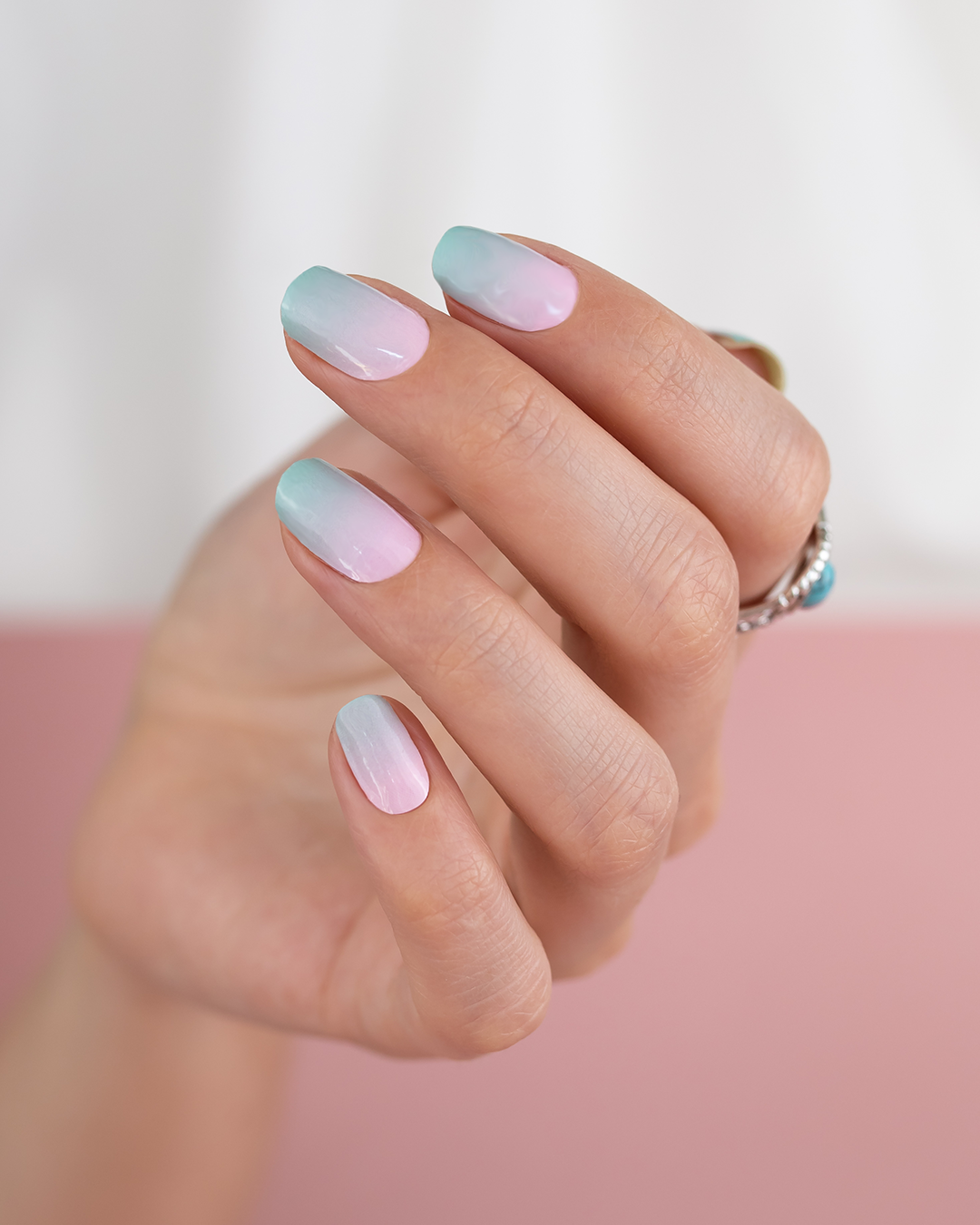 miss-sophie-s-lollipop-nagelfolien-sommerliches-gr-n-rosa-ombr-gradient-design image 2