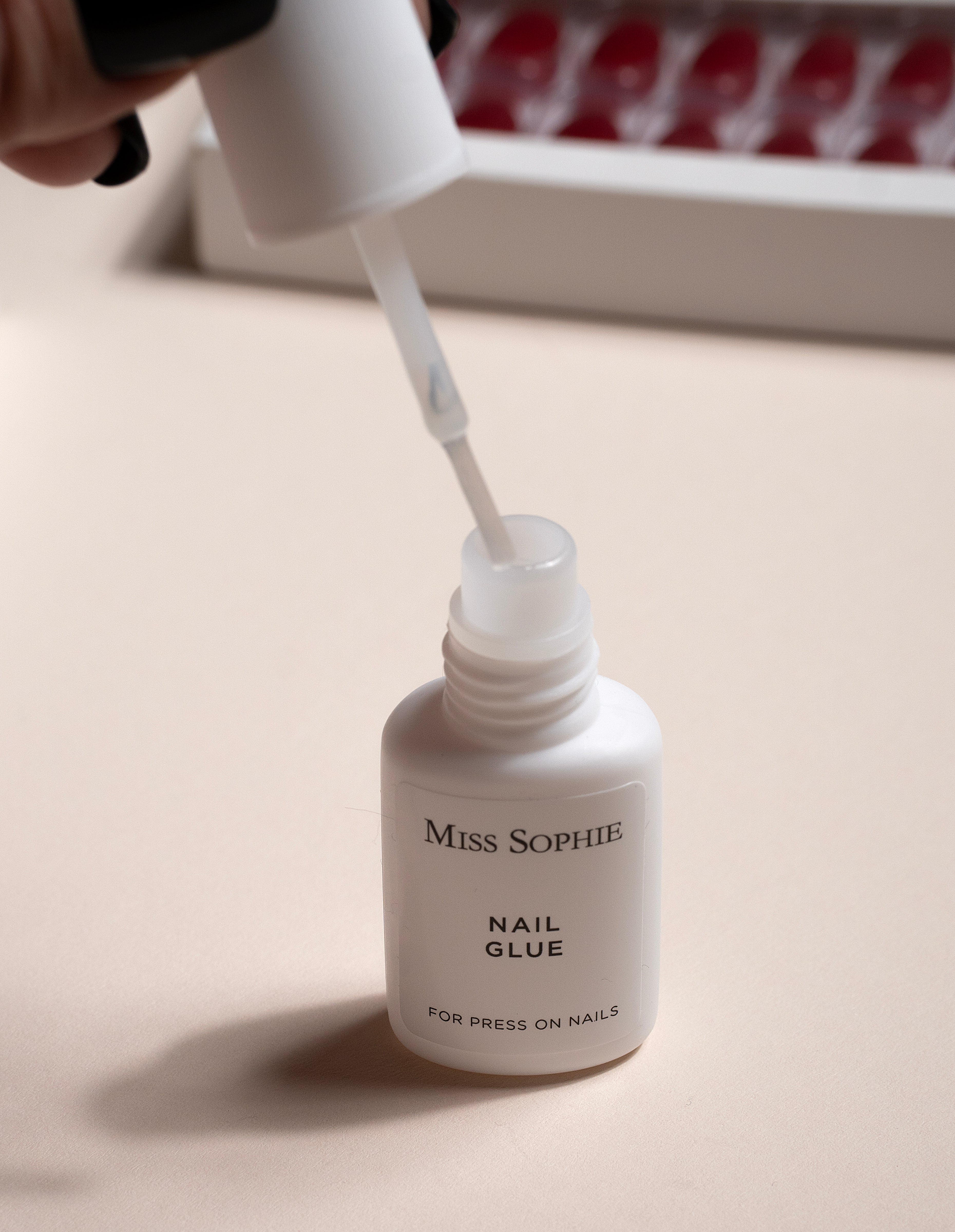 miss-sophie-s-nail-glue-nagelkleber-mit-integriertem-pinsel-f-r-press-on-n-gel-p image 2