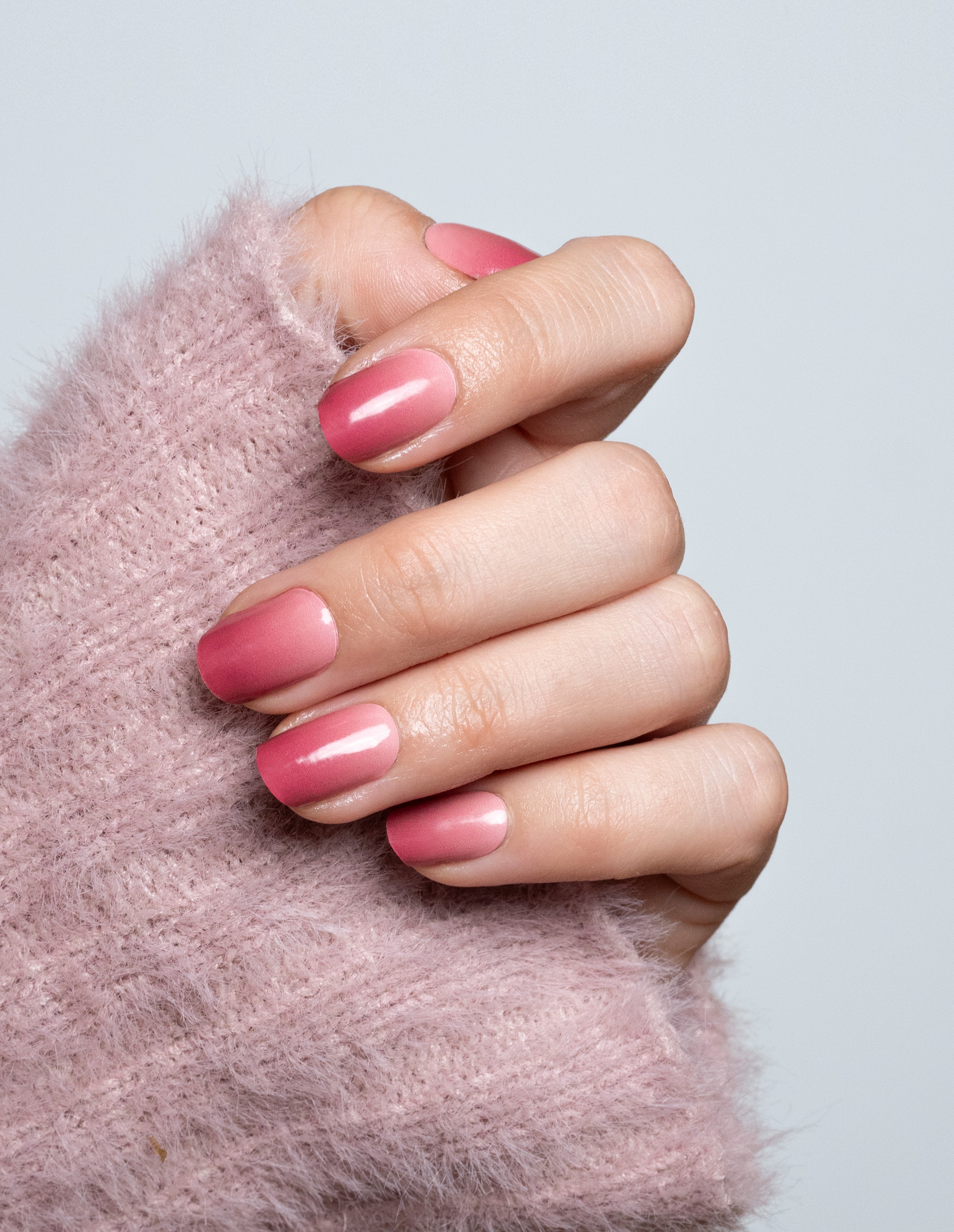 miss-sophie-s-pink-ombre-uv-uv-gel-nagelfolien-in-rosa-gradient image 2