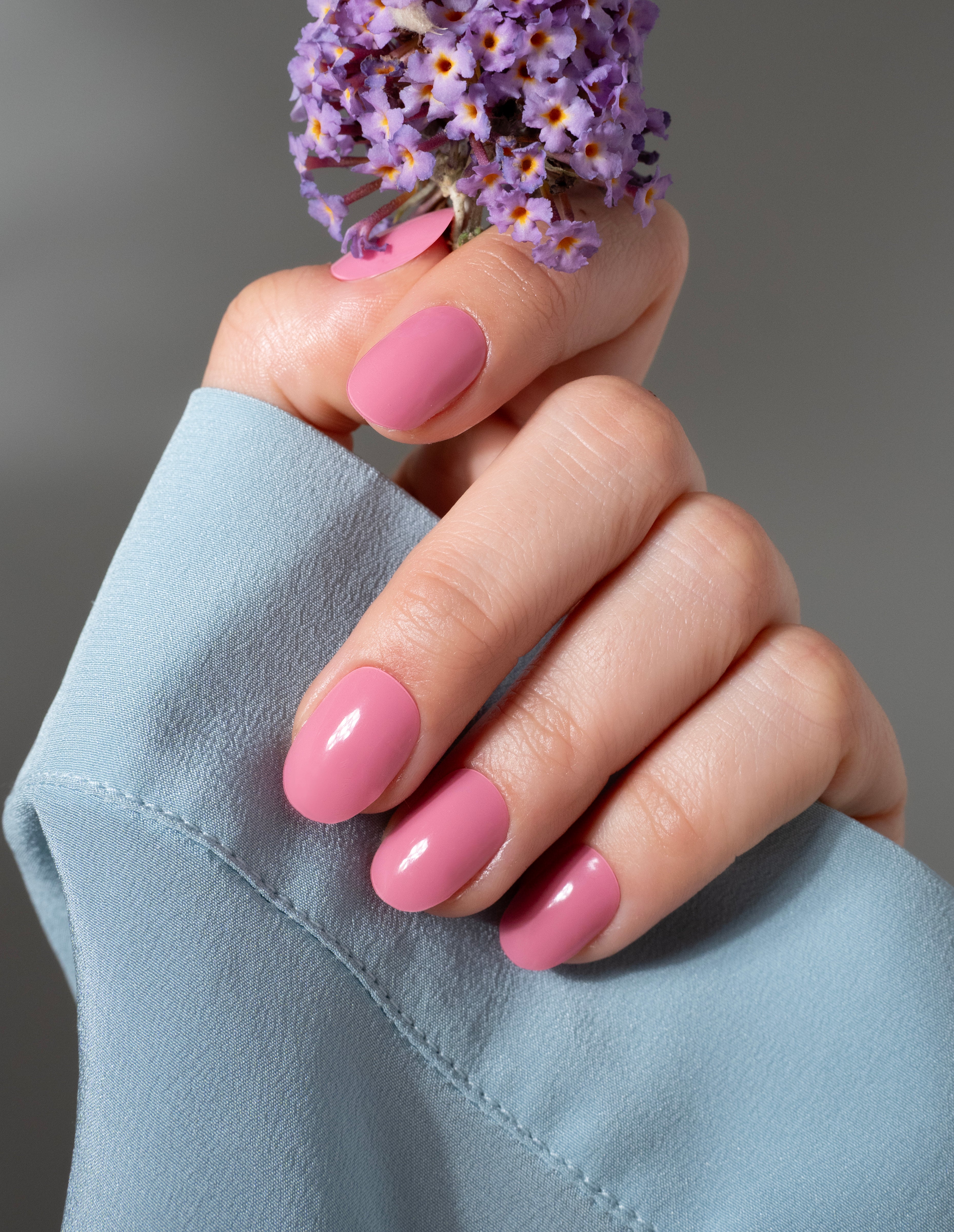 miss-sophie-s-first-kiss-nagelfolien-uni-pink-rosenholz-standard-nagelwraps image 3