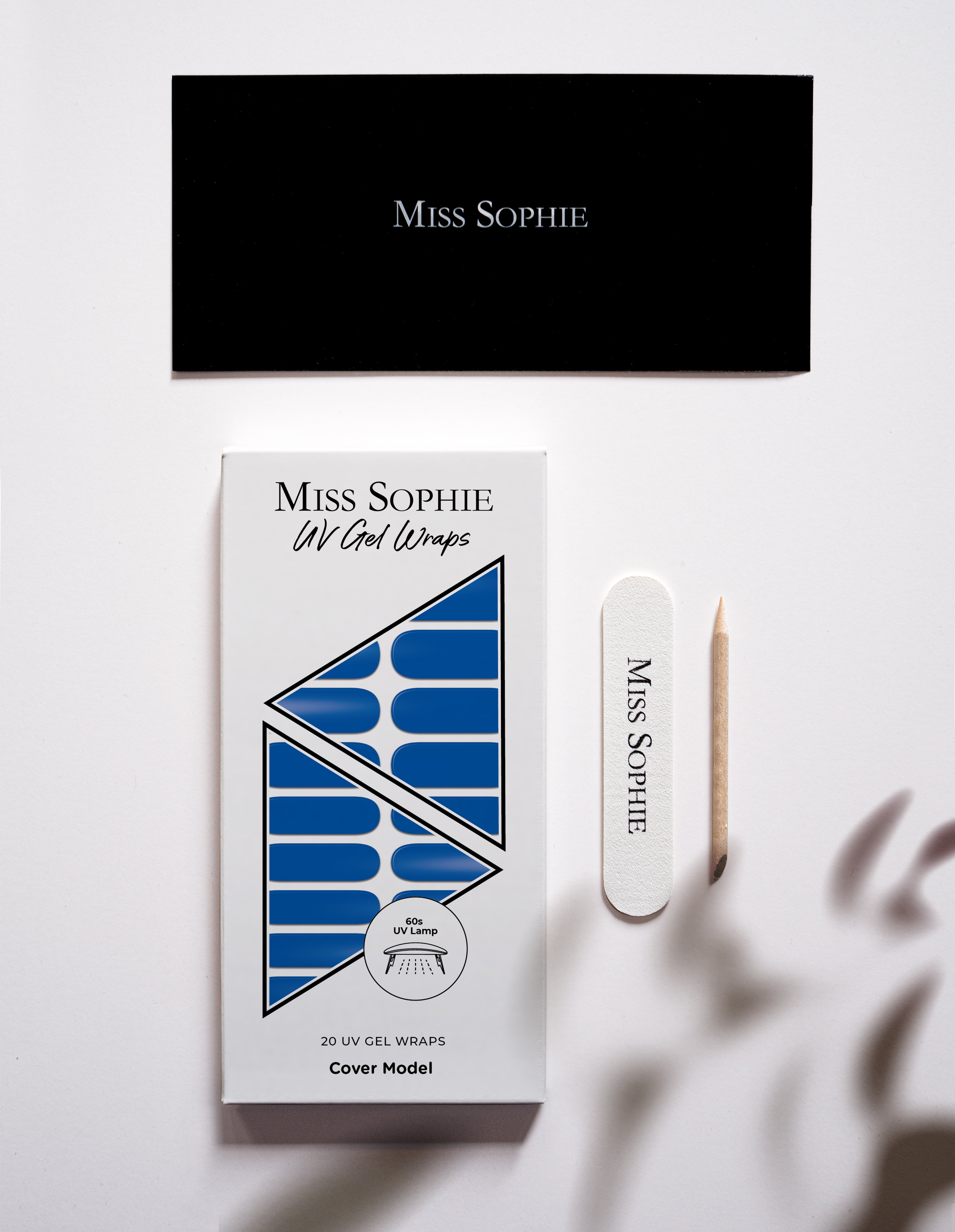 miss-sophie-s-cover-model-uv-uv-gel-nagelfolien-in-intensivem-blau-strahlender-g image 5
