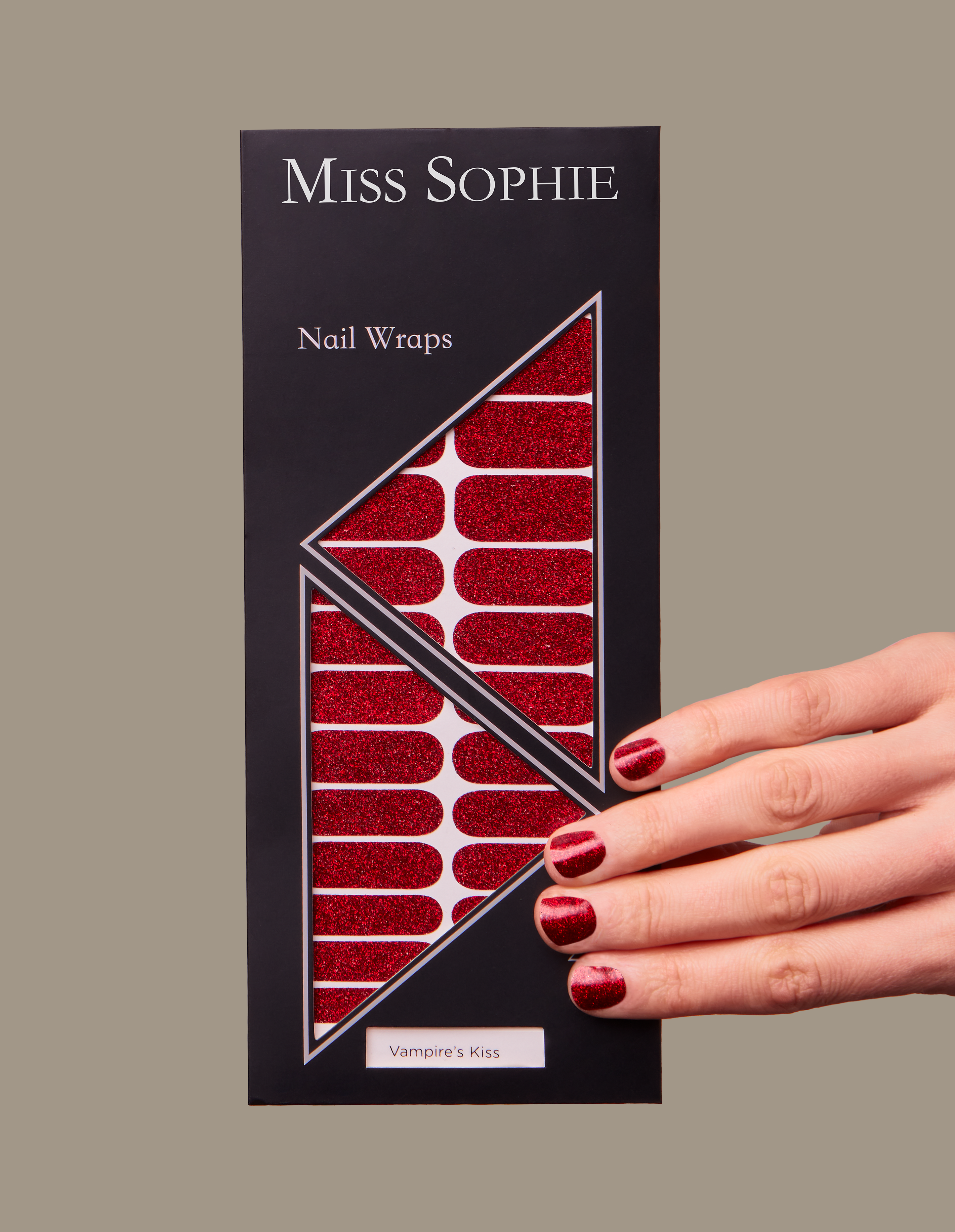 miss-sophie-s-vampire-s-kiss-nagelfolien-glitzer-nagewraps-in-dunkelrot-elegant- image 3