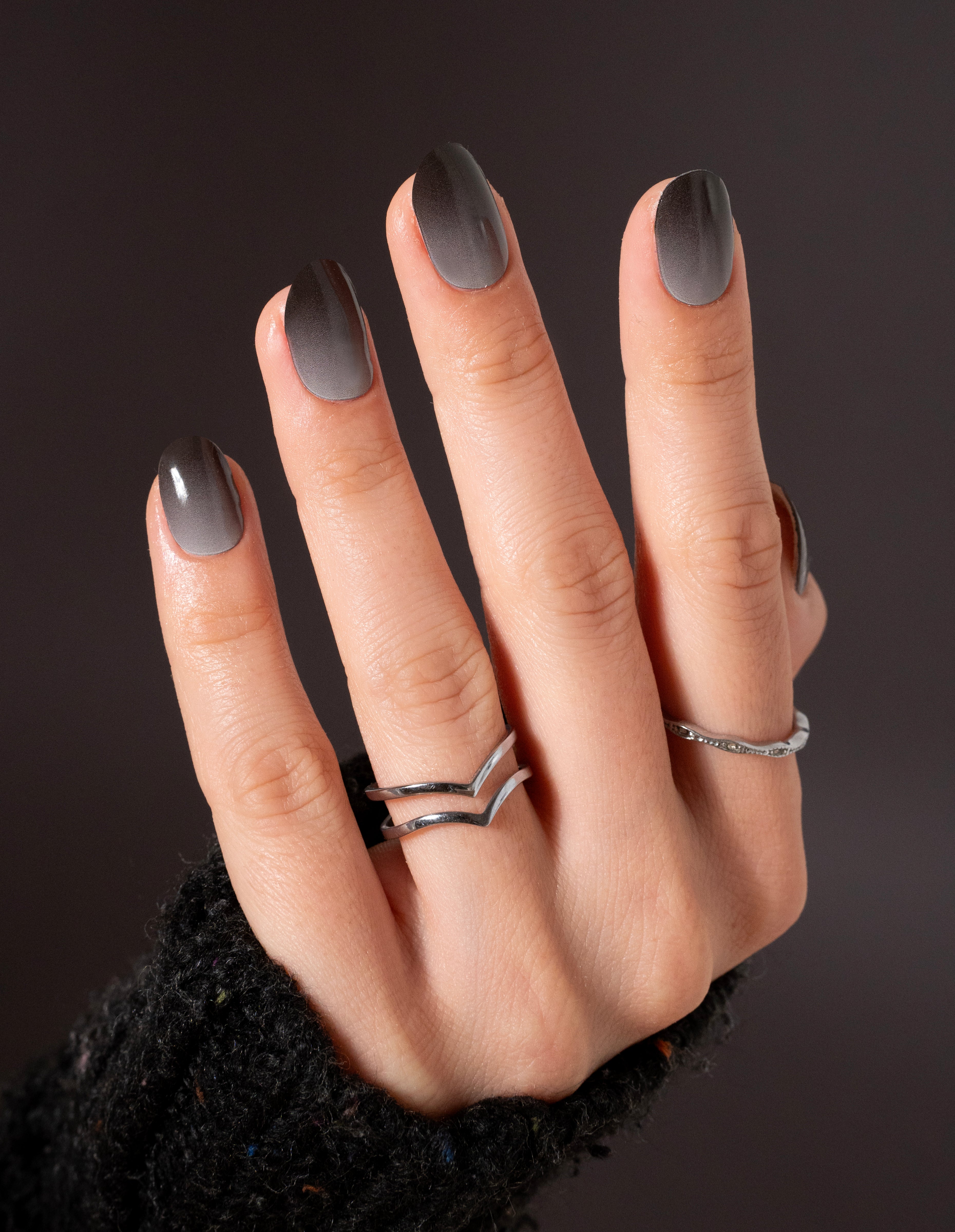miss-sophie-s-werewolf-nagelfolien-grau-schwarz-verlauf-halloween-kollektion image 3
